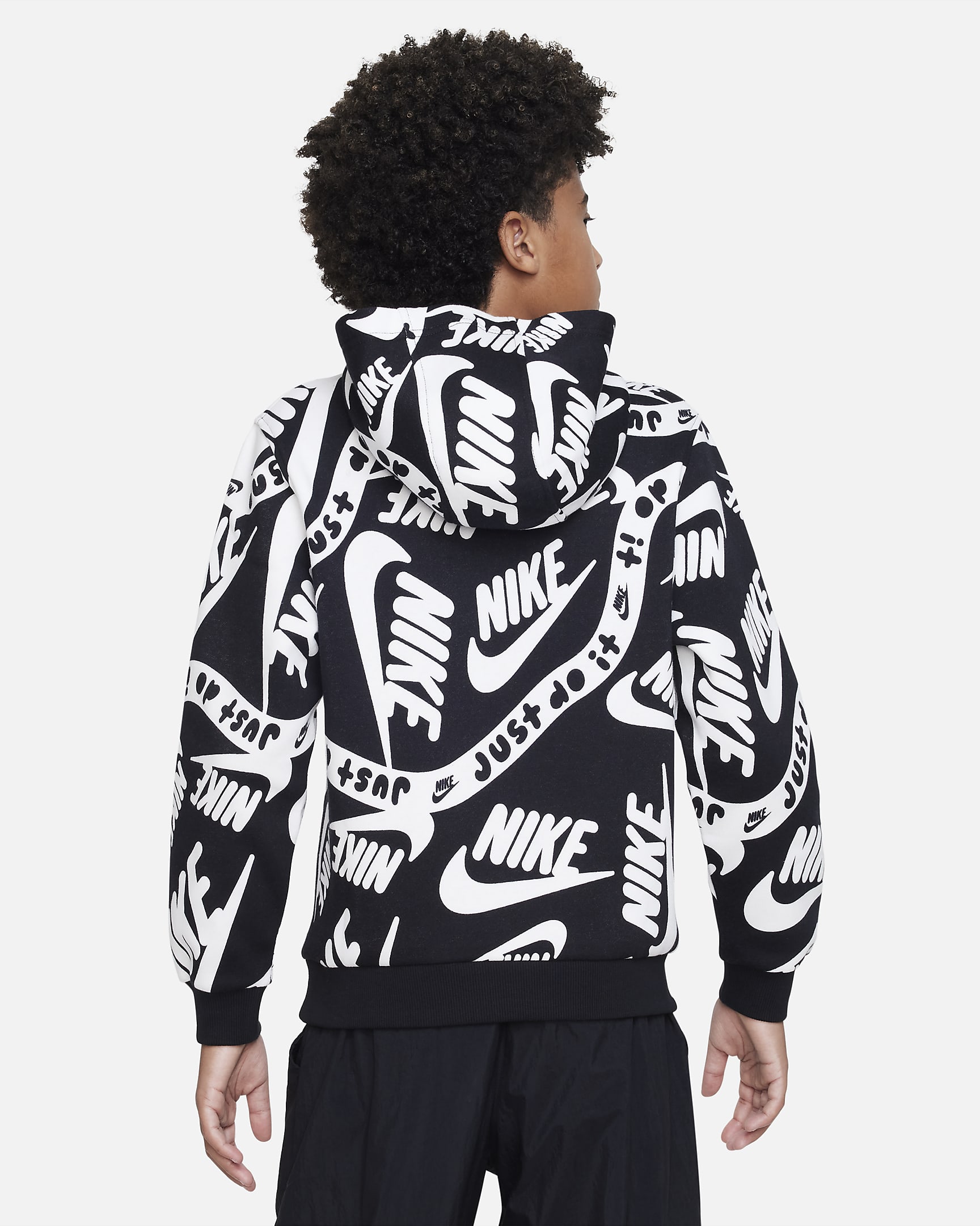 Nike Sportswear Club Fleece Older Kids' Printed Pullover Hoodie. Nike LU