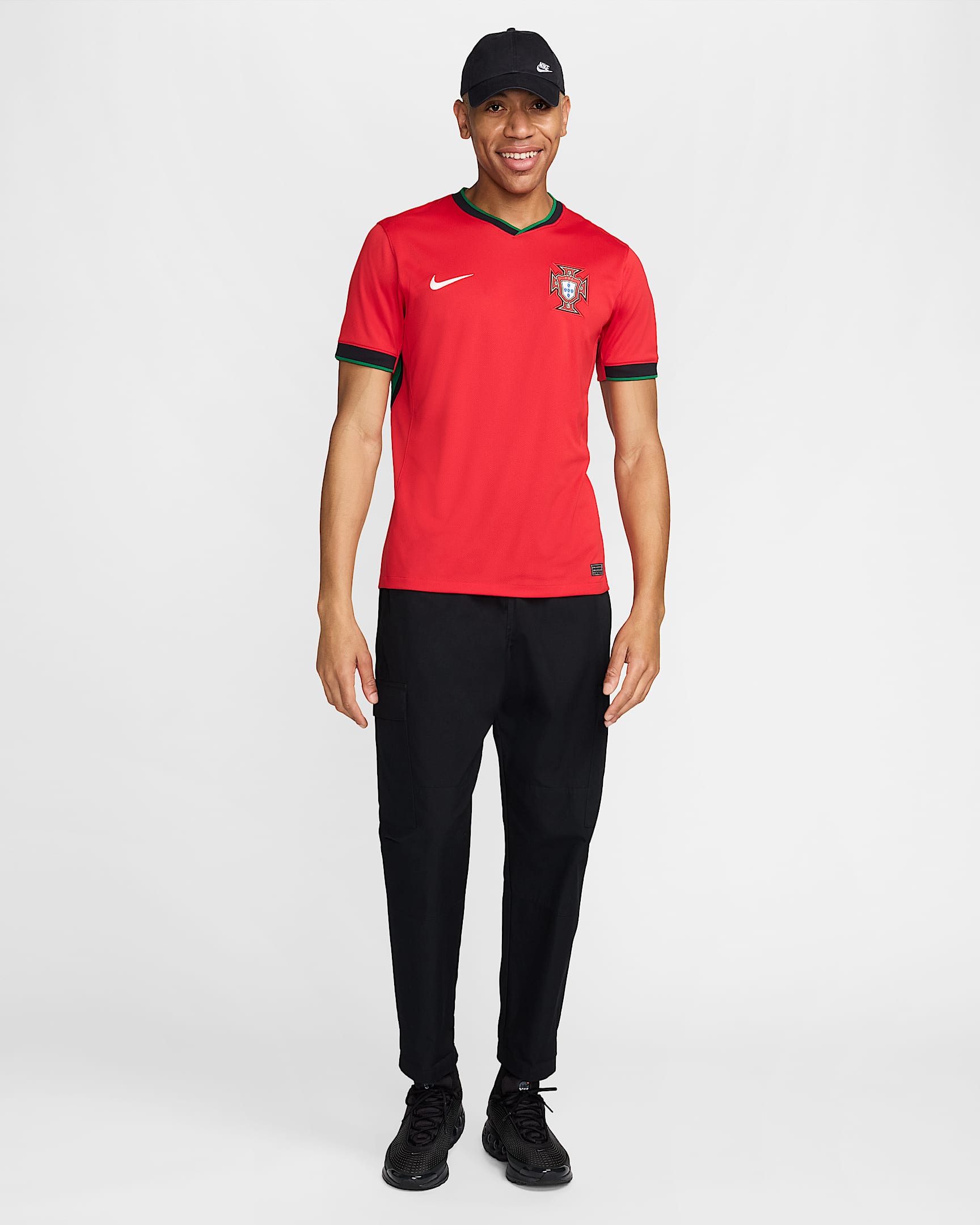 Portugal (Men's Team) 2024/25 Stadium Home Men's Nike DriFIT Football