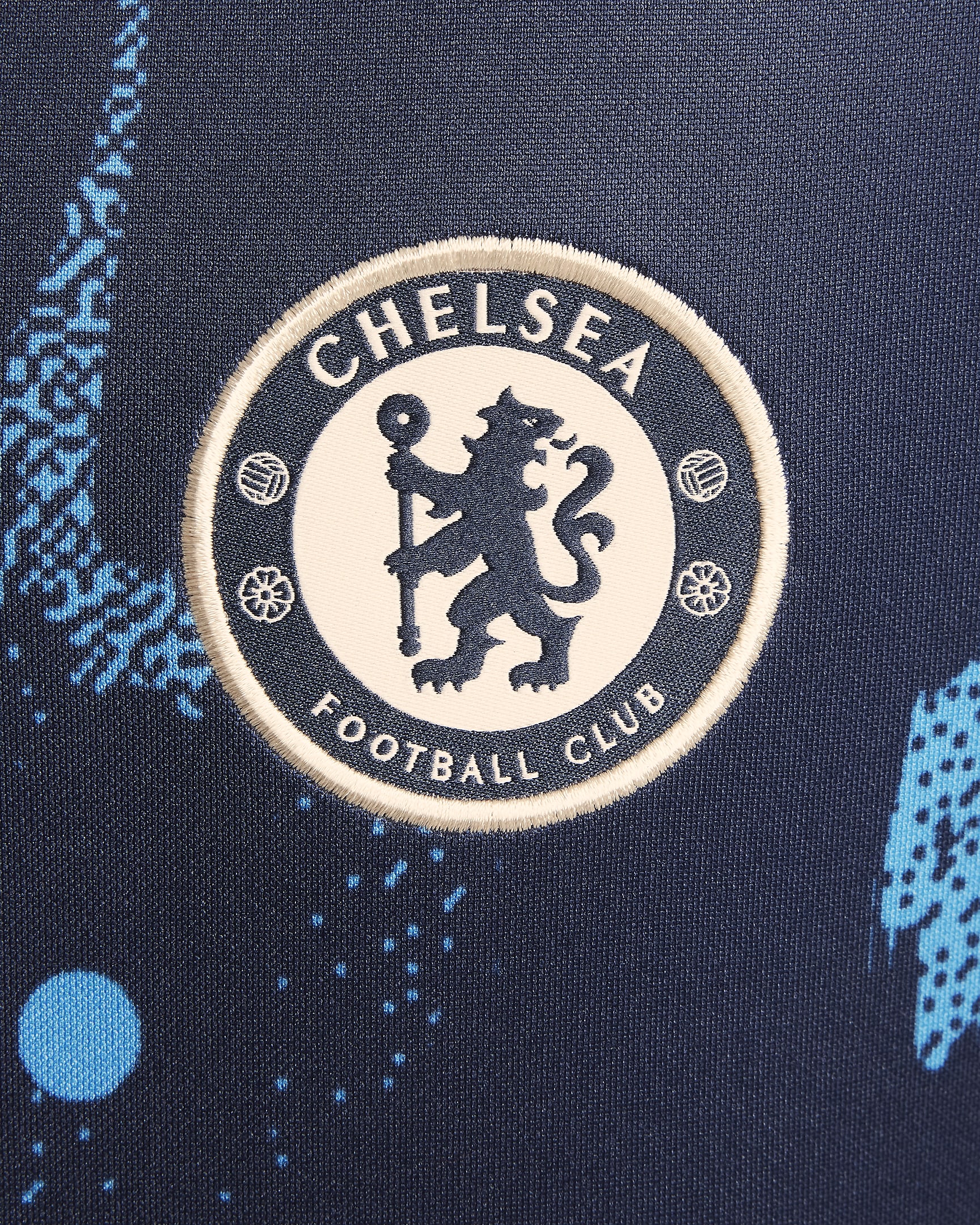 Chelsea FC Academy Pro Nike Dri-FIT Maç Öncesi Kısa Kollu Genç Çocuk Futbol Üstü - Obsidian/Guava Ice