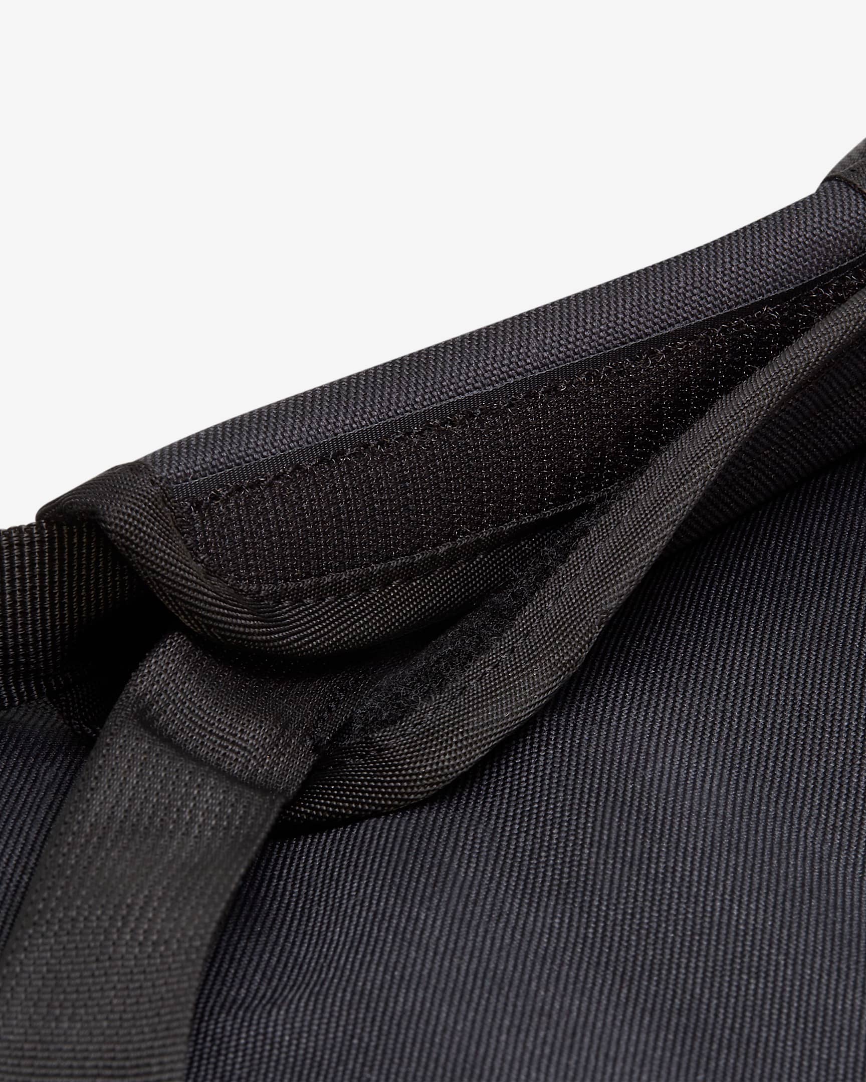 Nike Academy Team Football Duffel Bag (Medium, 60L). Nike UK