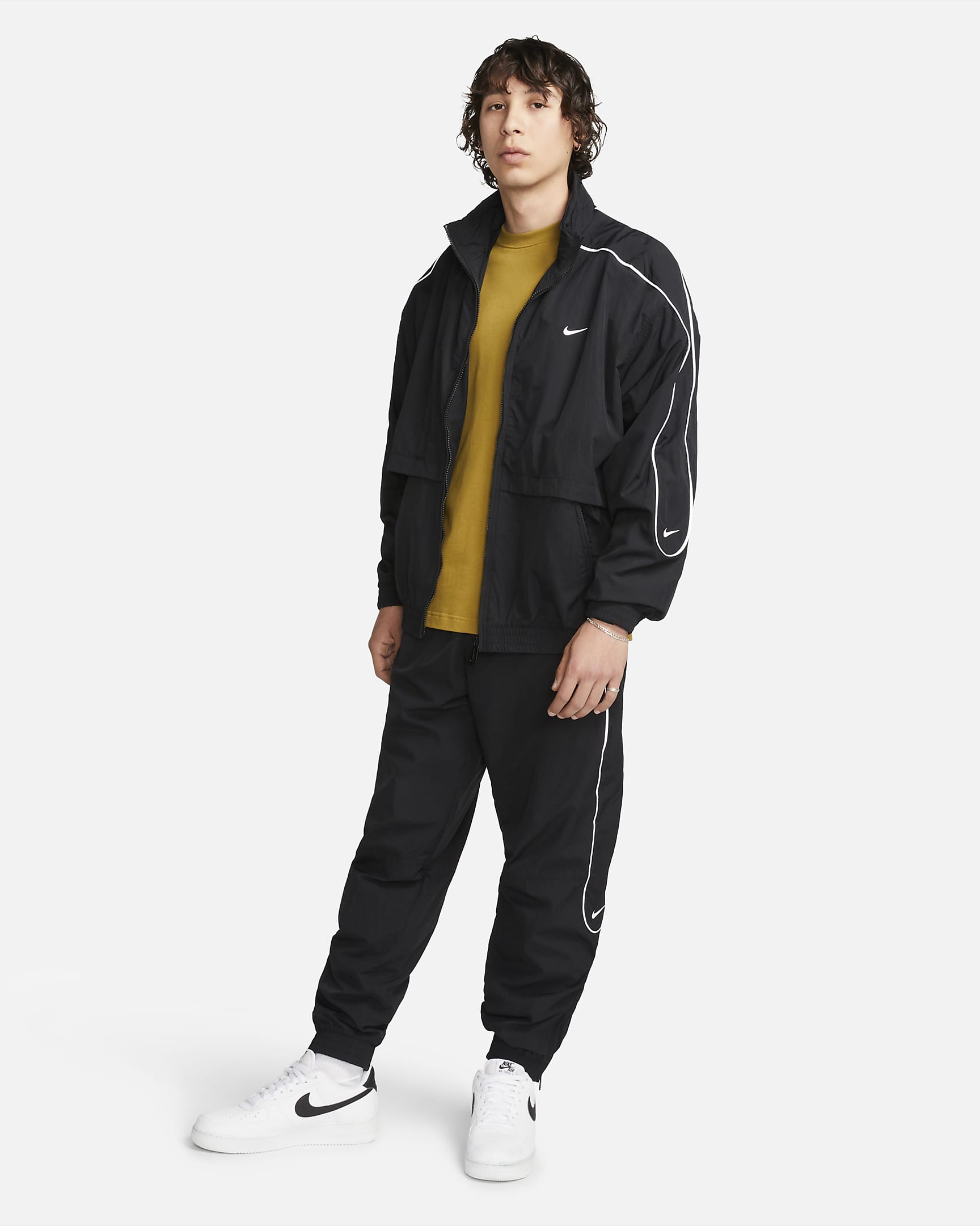 Nike Sportswear Solo Swoosh vevd treningsjakke til herre - Svart/Hvit