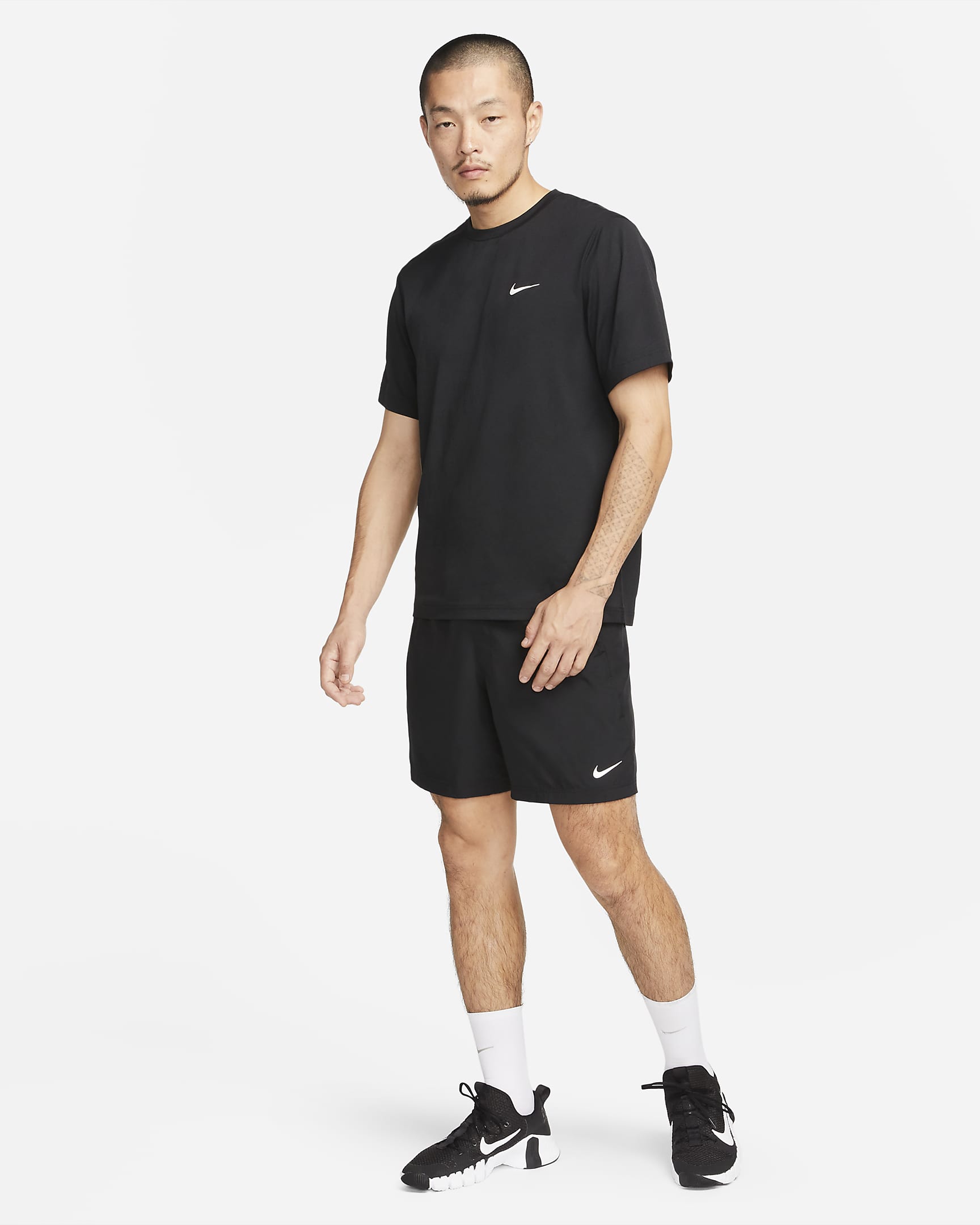 Nike Dri-FIT Form Men's 7" Unlined Versatile Shorts - Black/White