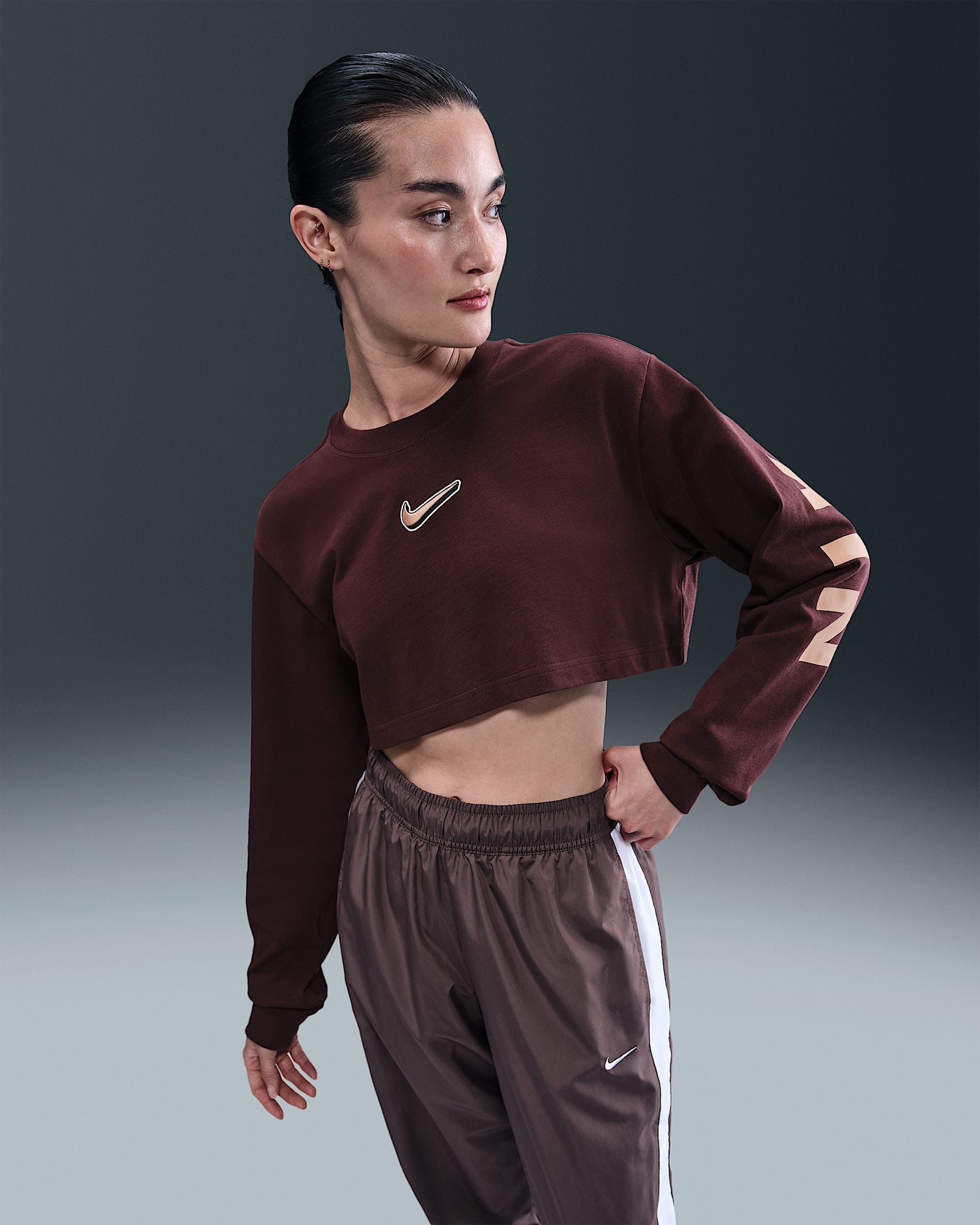 Nike Sportswear Women's Oversized Long-Sleeve Cropped T-Shirt - Burgundy Crush