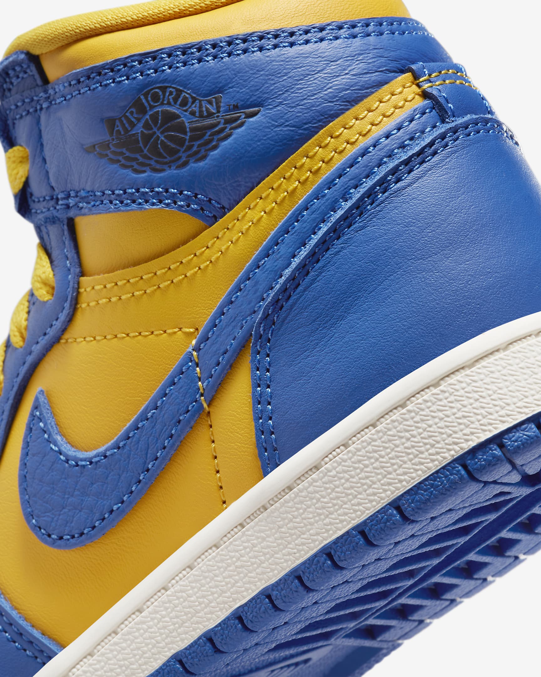 Jordan 1 Retro High OG Younger Kids' Shoes. Nike ZA