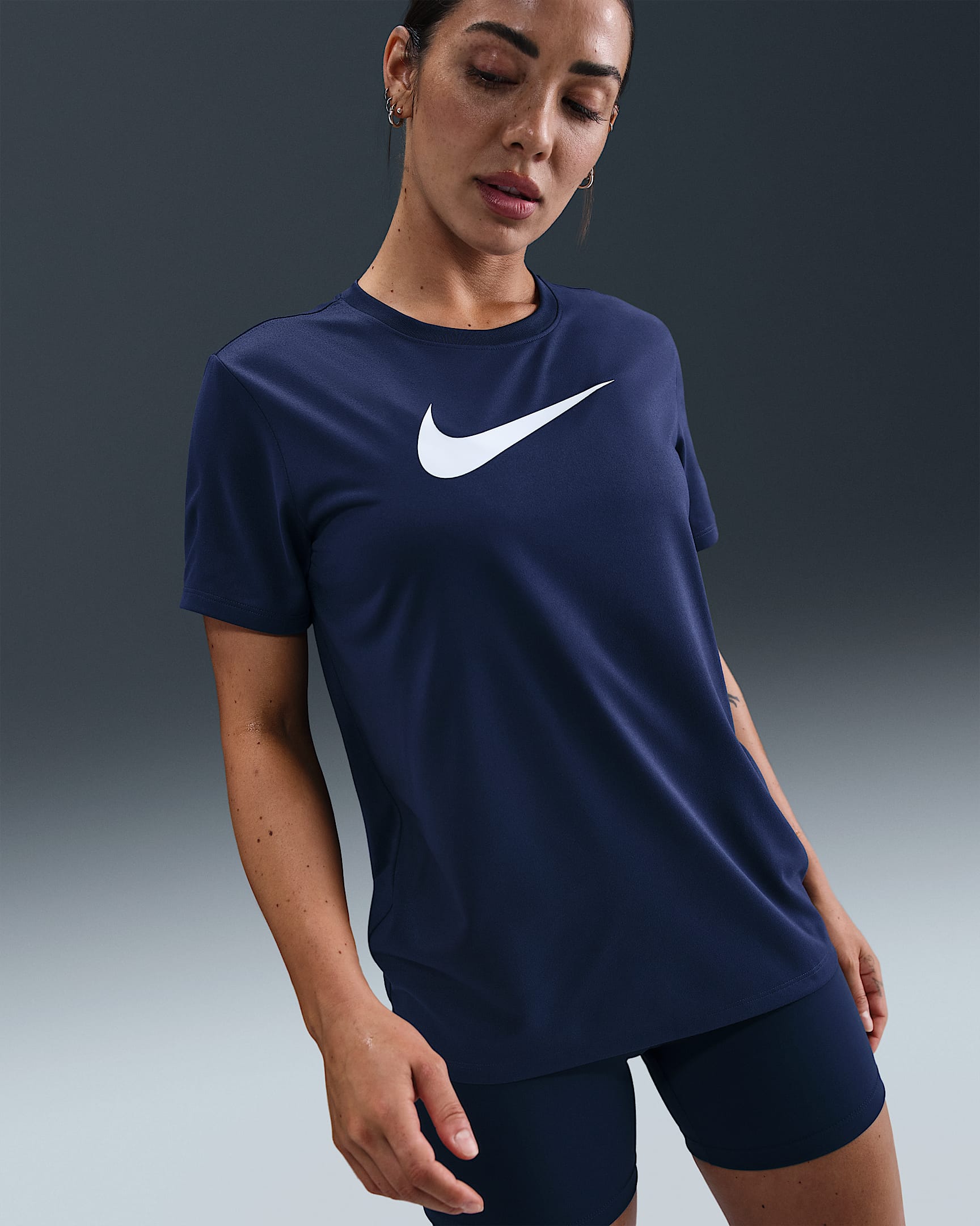 Nike Camiseta con estampado Dri-FIT - Mujer - Midnight Navy/Blanco
