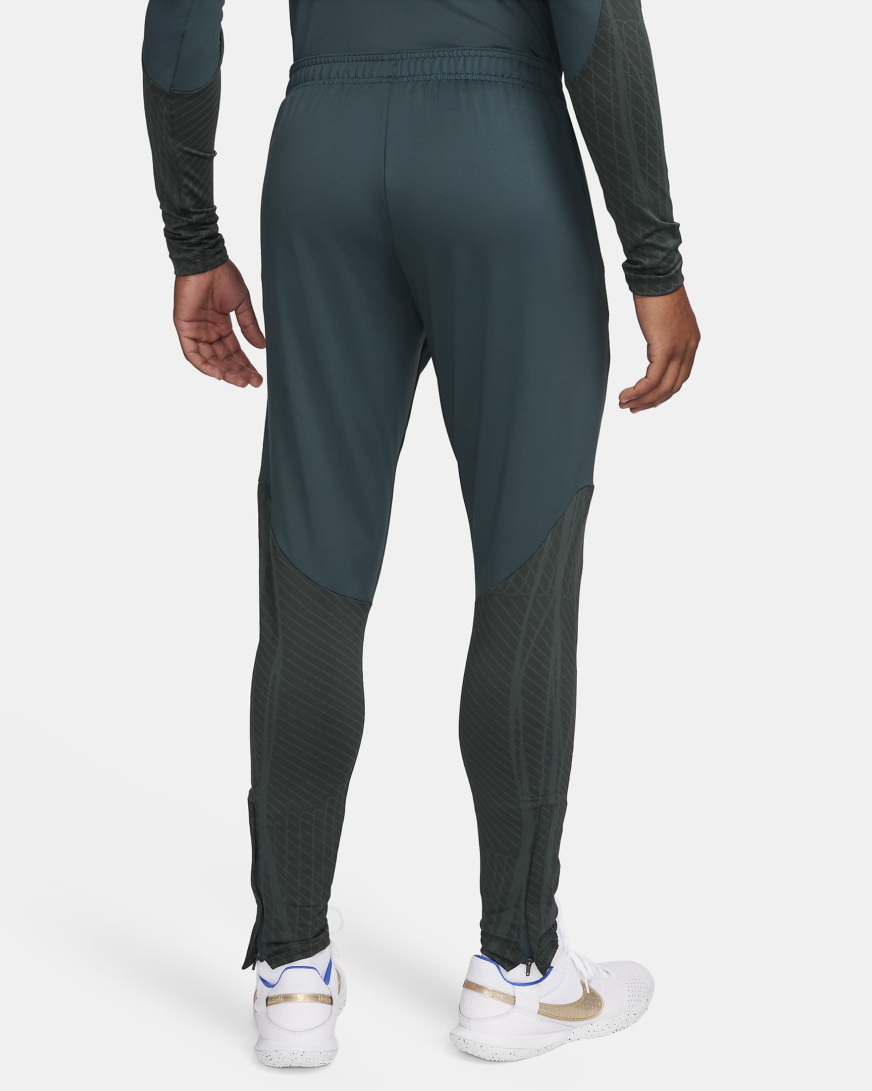 Nike DriFIT Strike Men's Football Pants. Nike CH