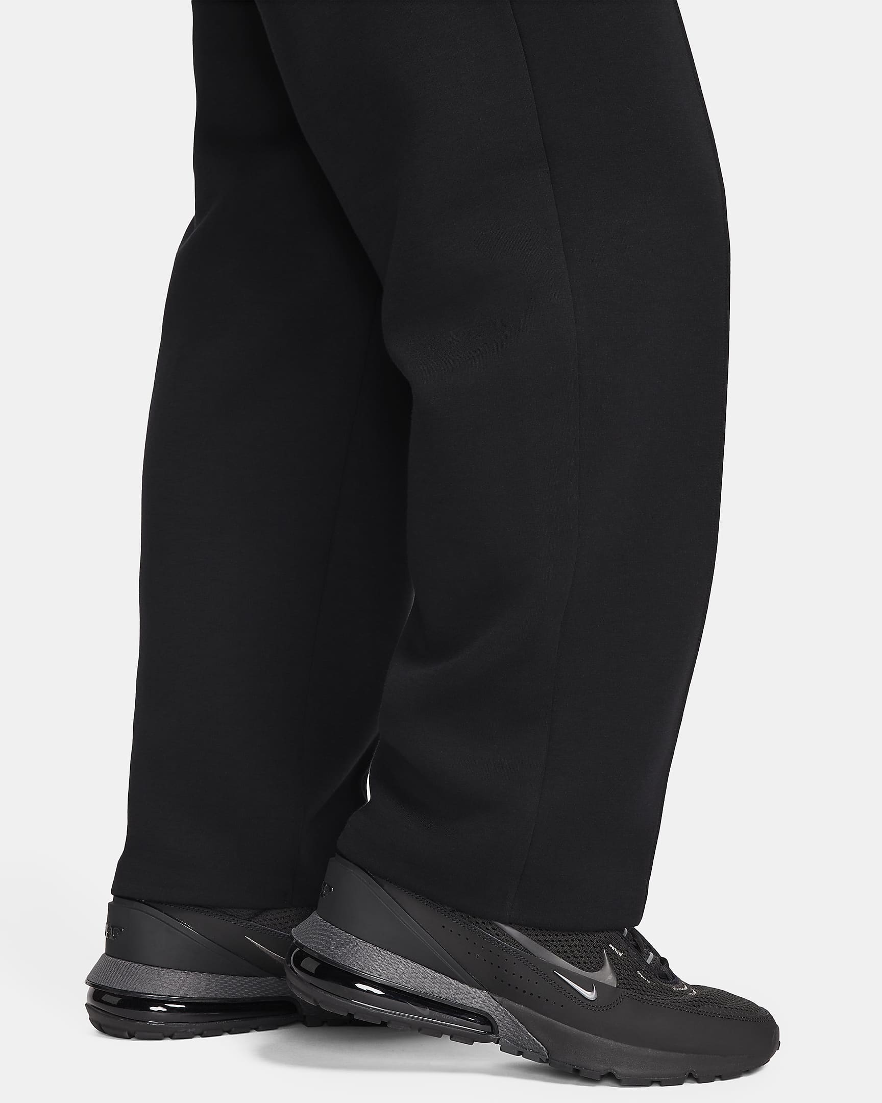 Nike Sportswear Tech Fleece Re-Imagined Men's Loose-Fit Open-Hem Tracksuit Bottoms - Black/Black