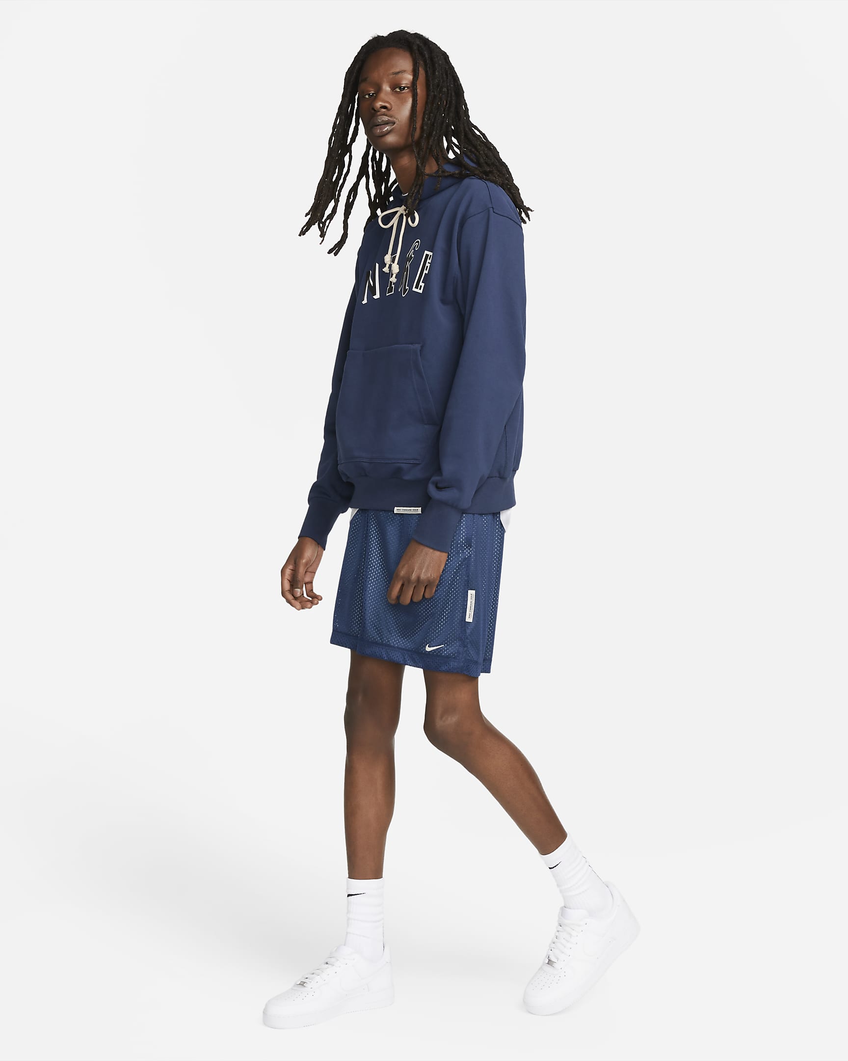 Nike DriFIT Standard Issue Men's Pullover Basketball Hoodie.