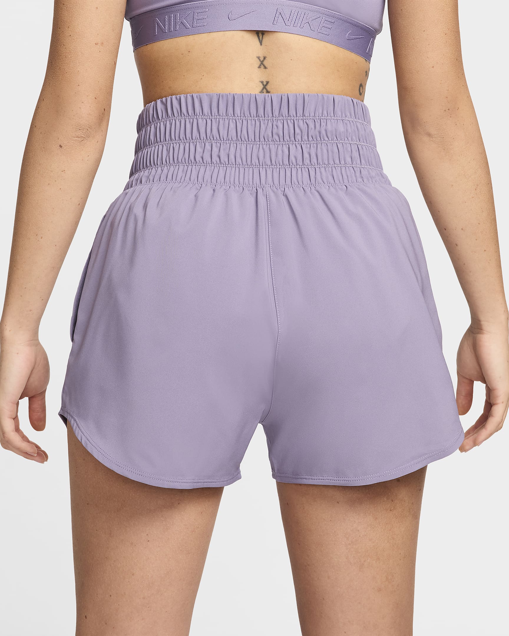 Shorts con forro de ropa interior Dri-FIT de tiro ultraalto de 8 cm para mujer Nike One - Alba