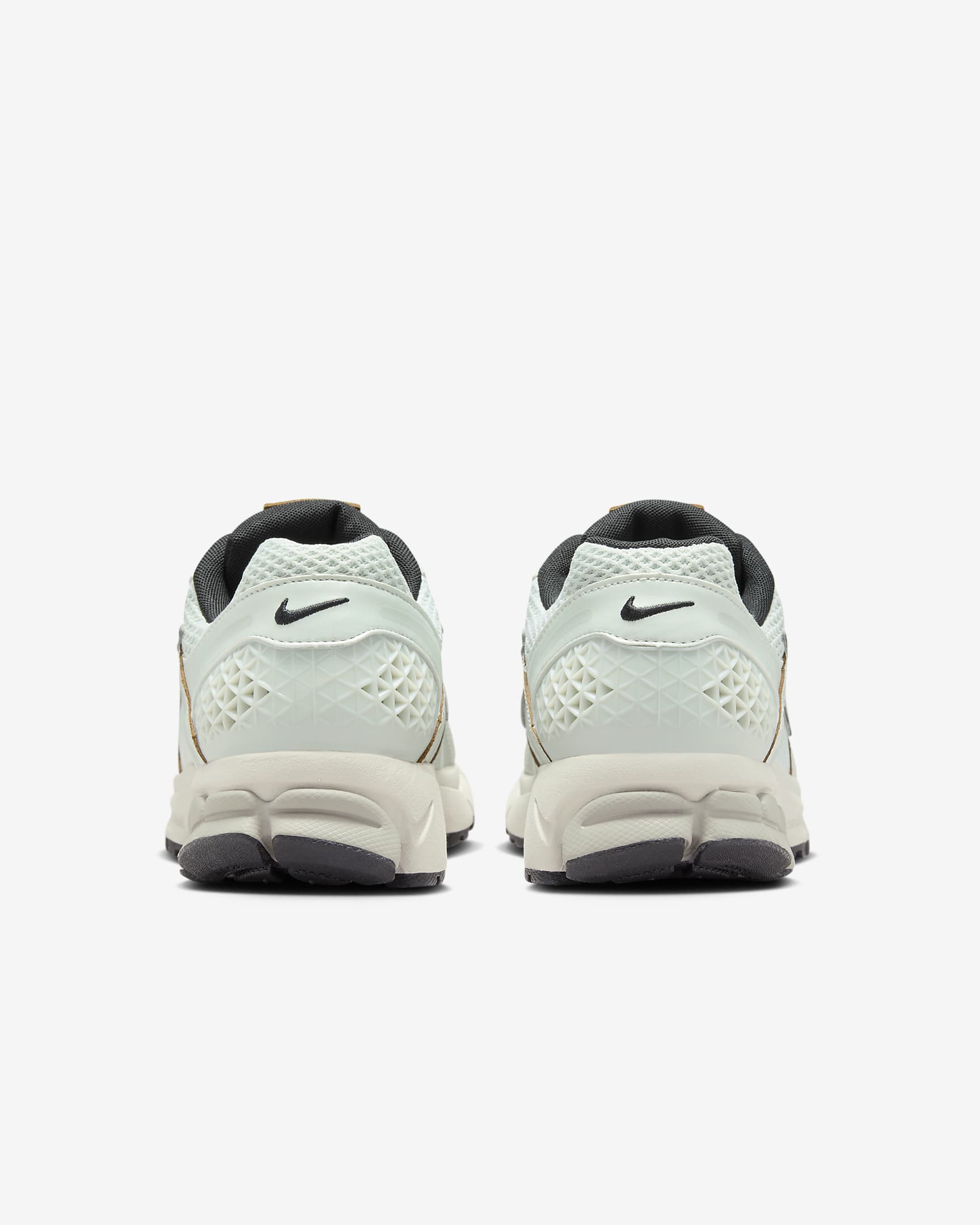 รองเท้าผู้หญิง Nike Zoom Vomero 5 - Light Silver/Light Bone/ดำ/Chrome