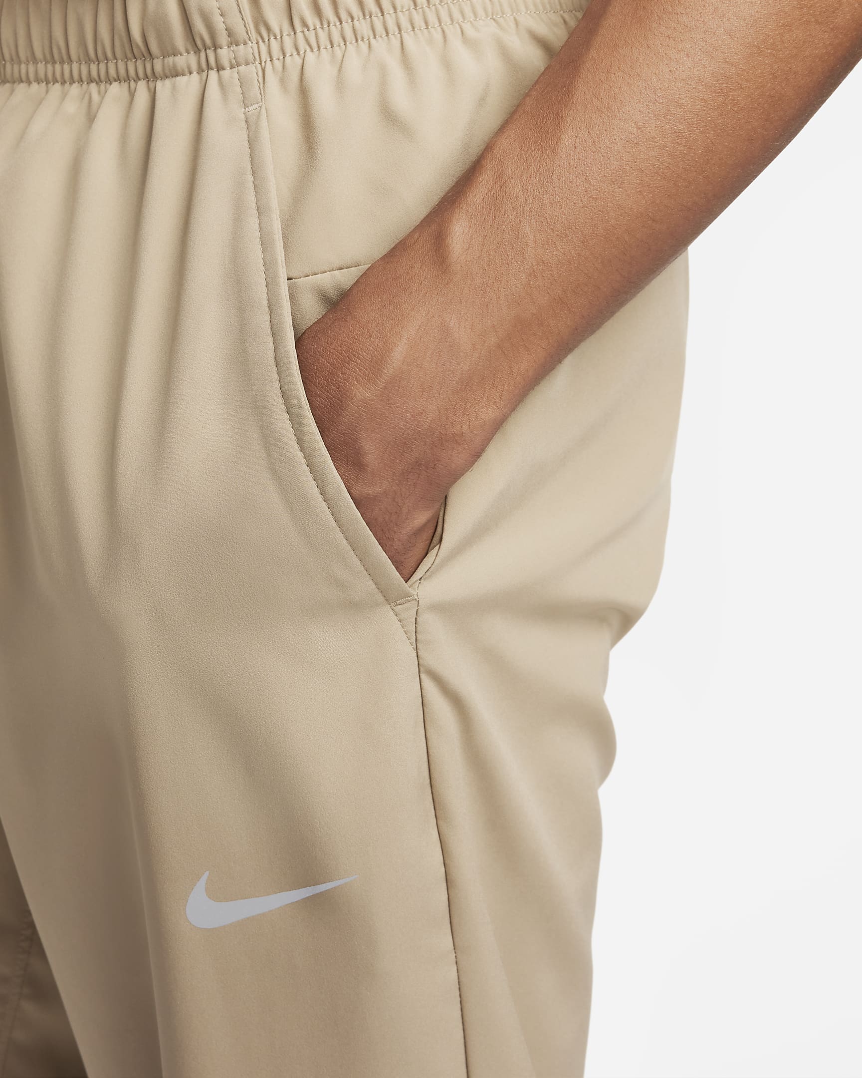 Pants Dri-FIT entallados versátiles para hombre Nike Form - Caqui/Negro