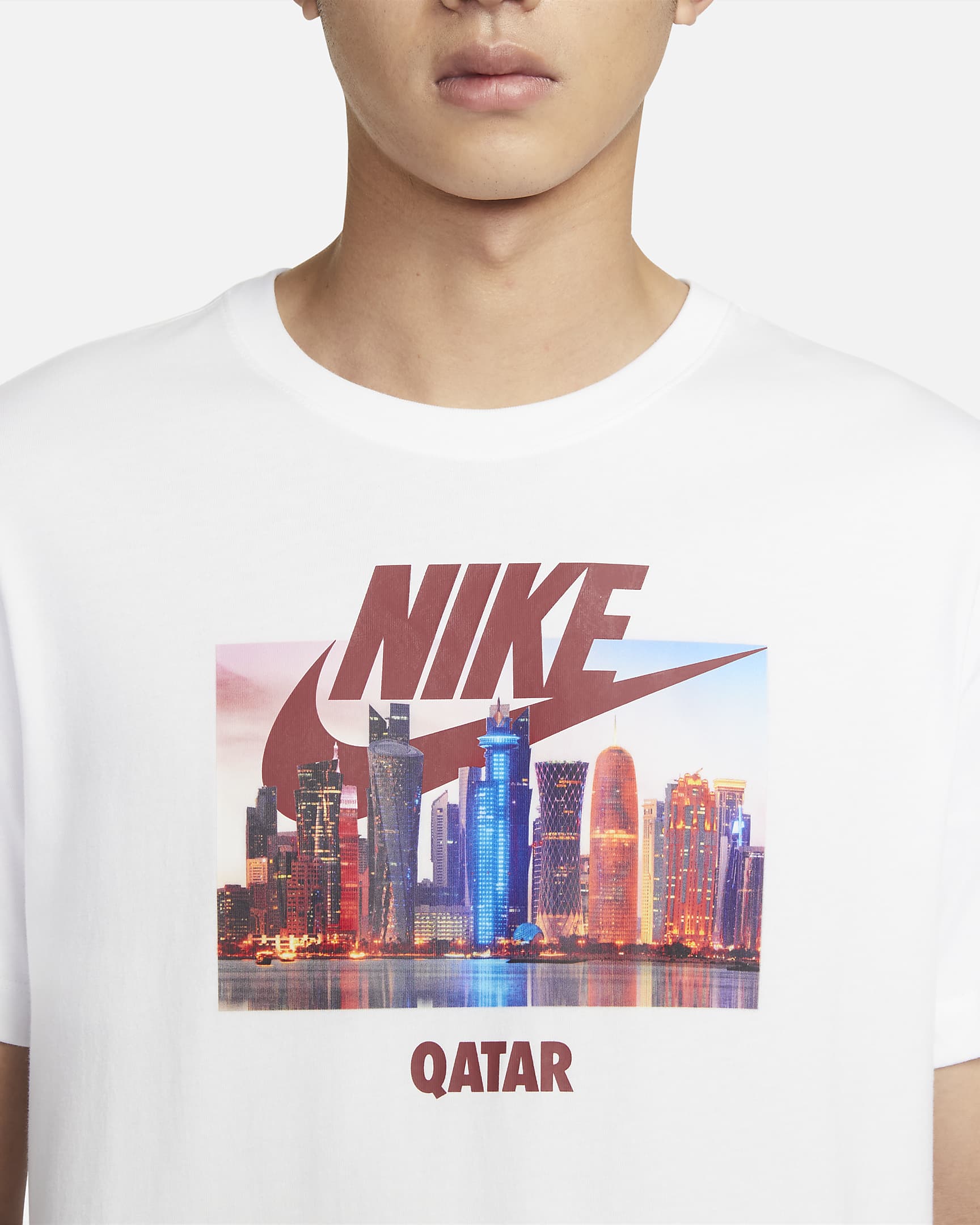Qatar Men's Graphic TShirt. Nike UK