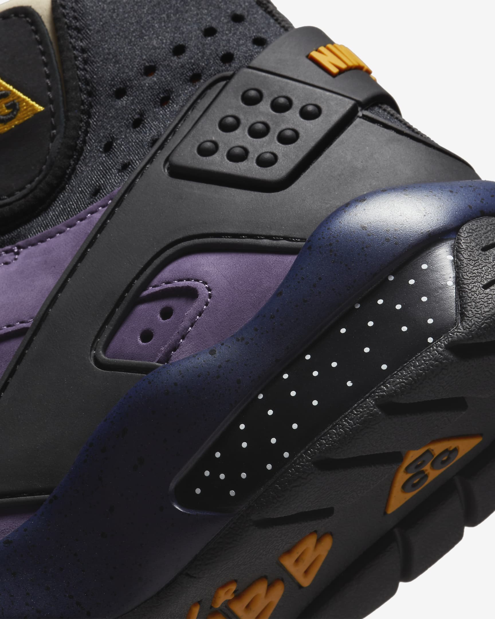 Nike ACG Air Mowabb Shoes. Nike CZ