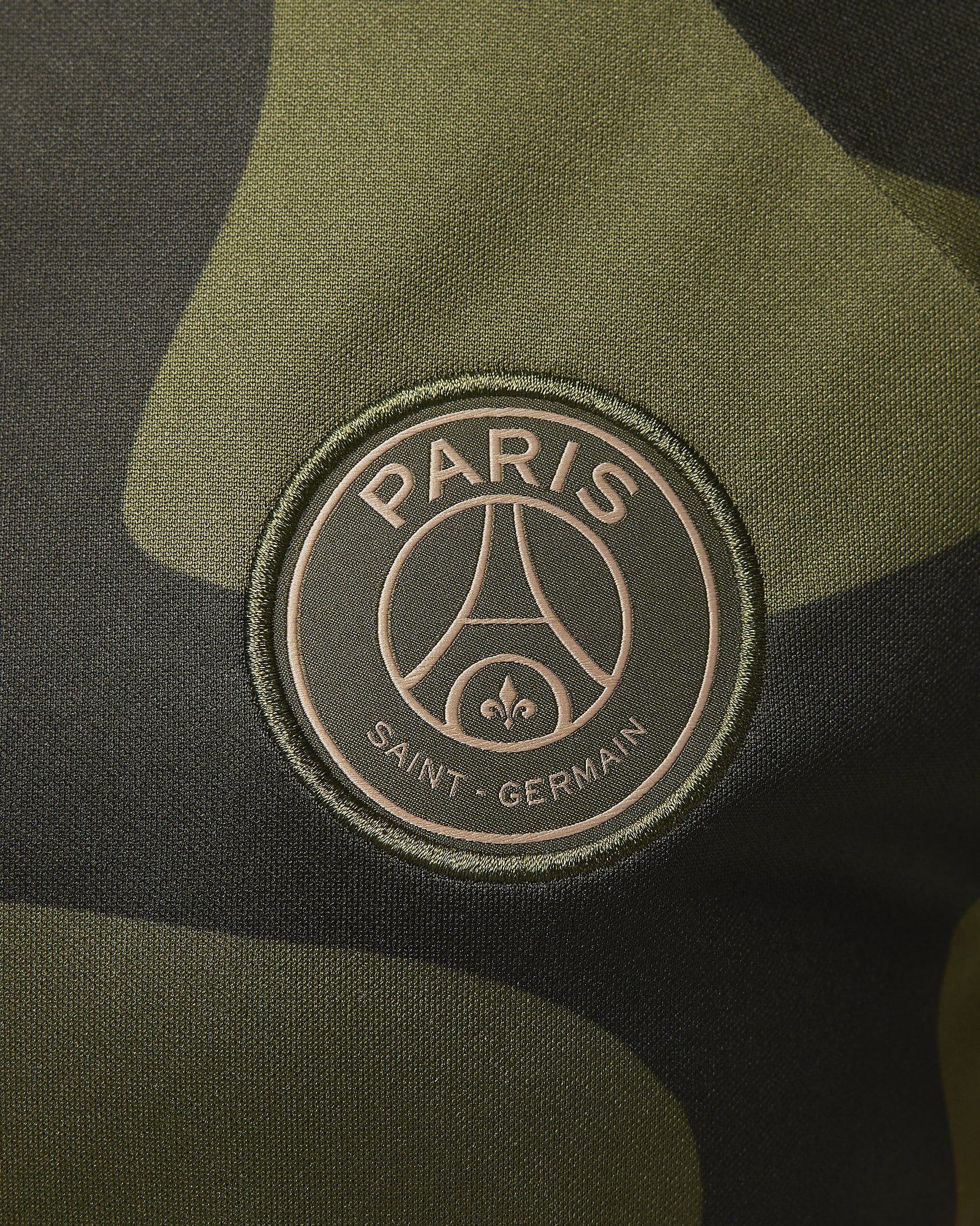 Maglia da calcio pre-partita Jordan Dri-FIT Paris Saint-Germain Academy Pro da donna – Quarta - Rough Green/Sequoia/Dark Obsidian/Hemp