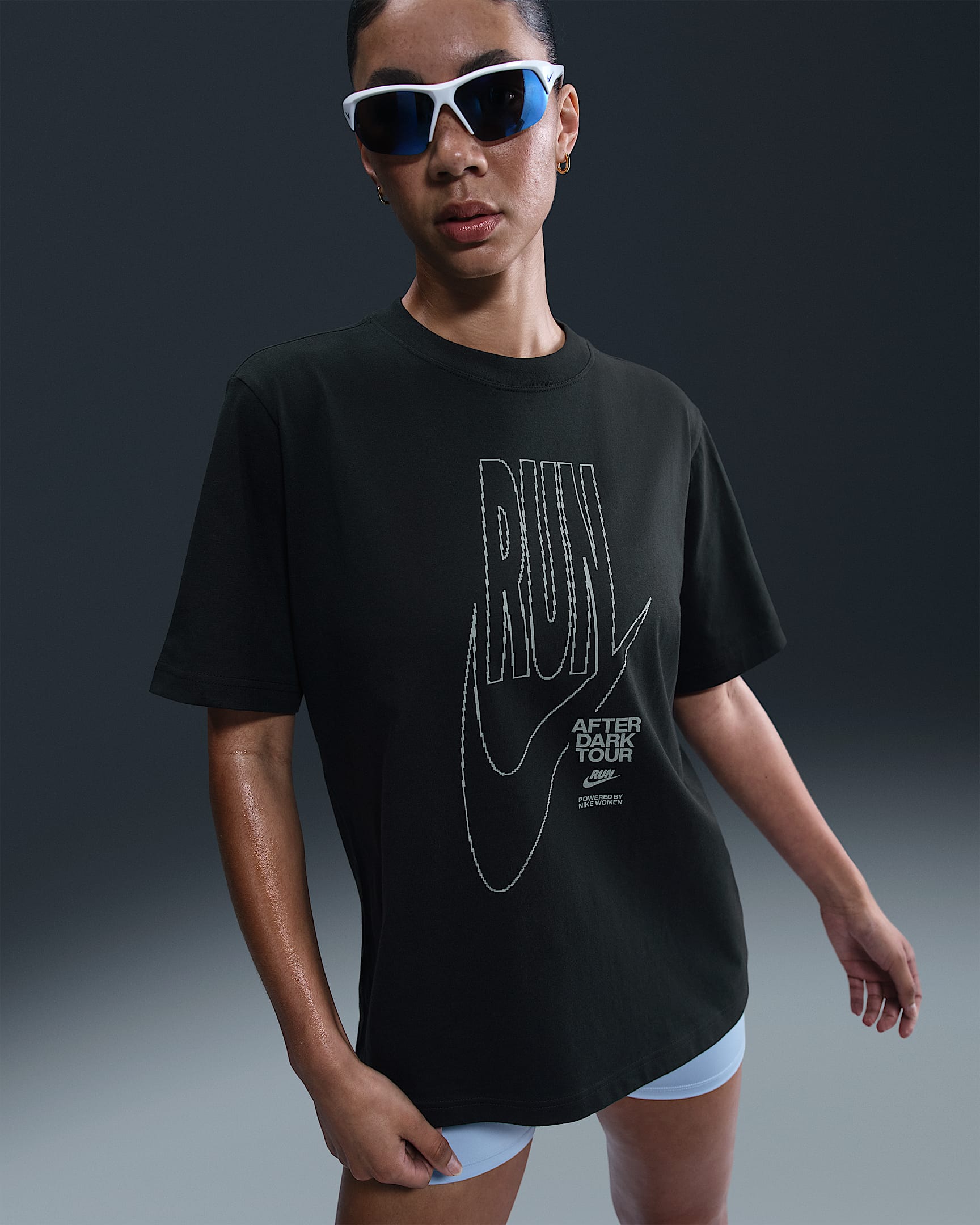 Nike Women's Oversized Short-Sleeve Graphic T-Shirt - Black