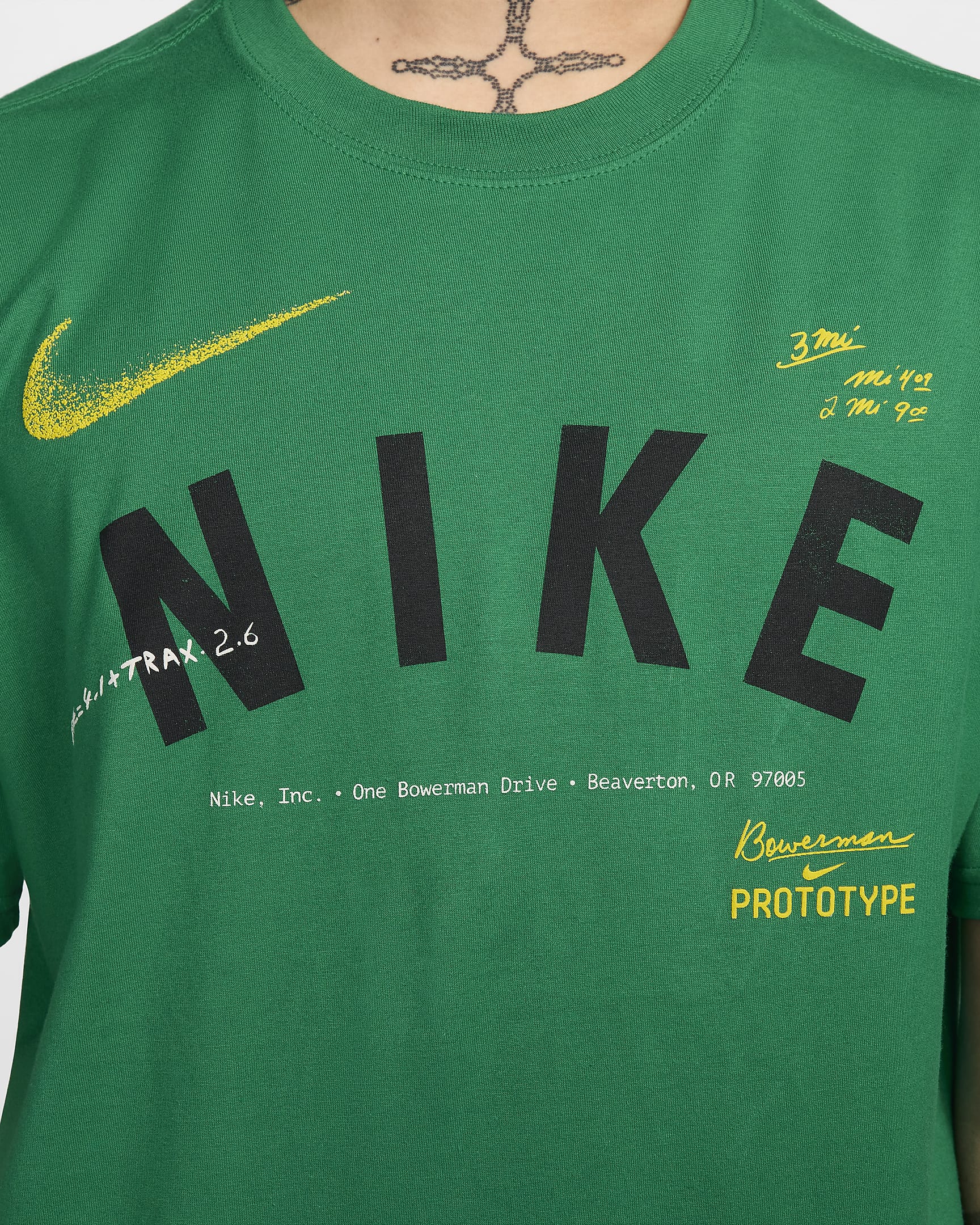 Nike Sportswear Men's Max90 T-Shirt - Malachite/Speed Yellow