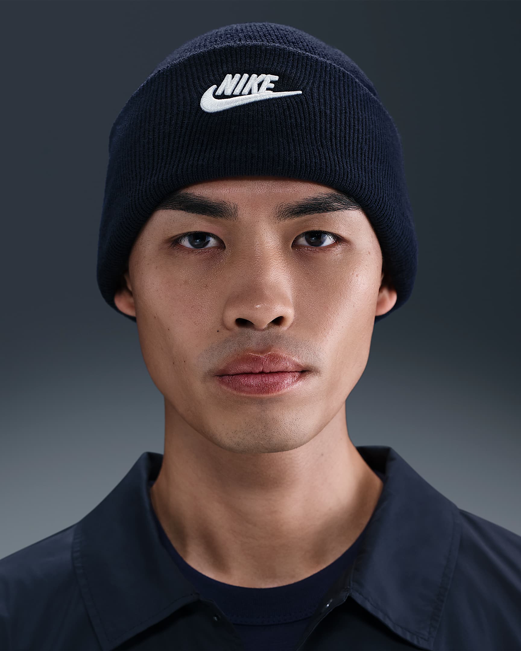 Nike Peak Futura Beanie - Obsidian/Weiß