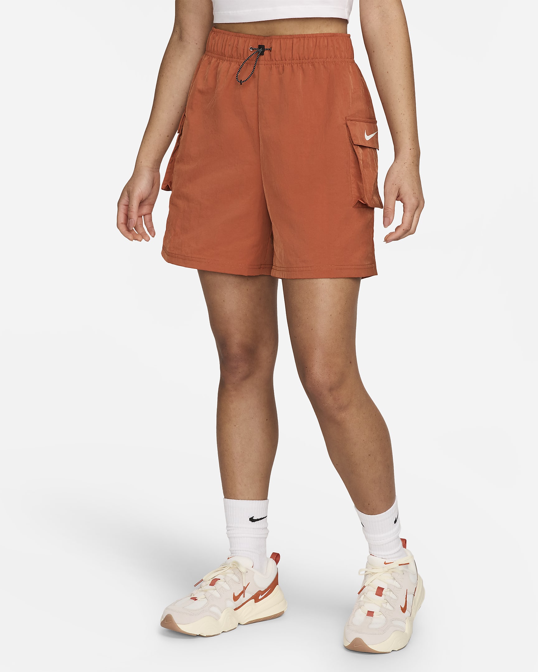 Nike Sportswear Essential vevd shorts med høyt liv til dame - Burnt Sunrise/Sail