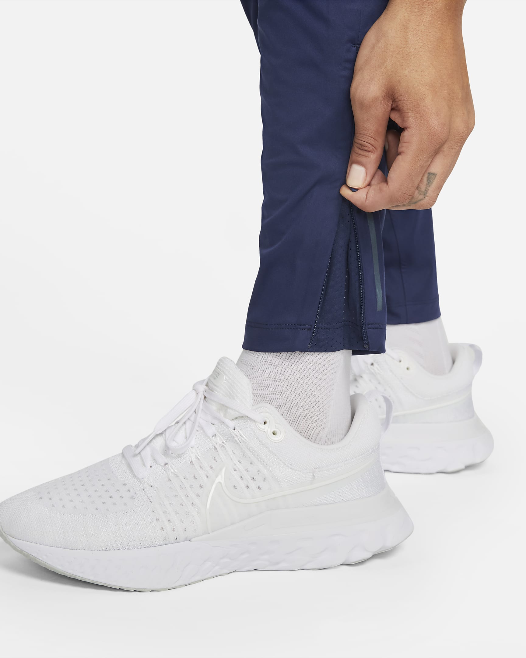 Nike StormFIT ADV Run Division Men's Running Trousers. Nike LU