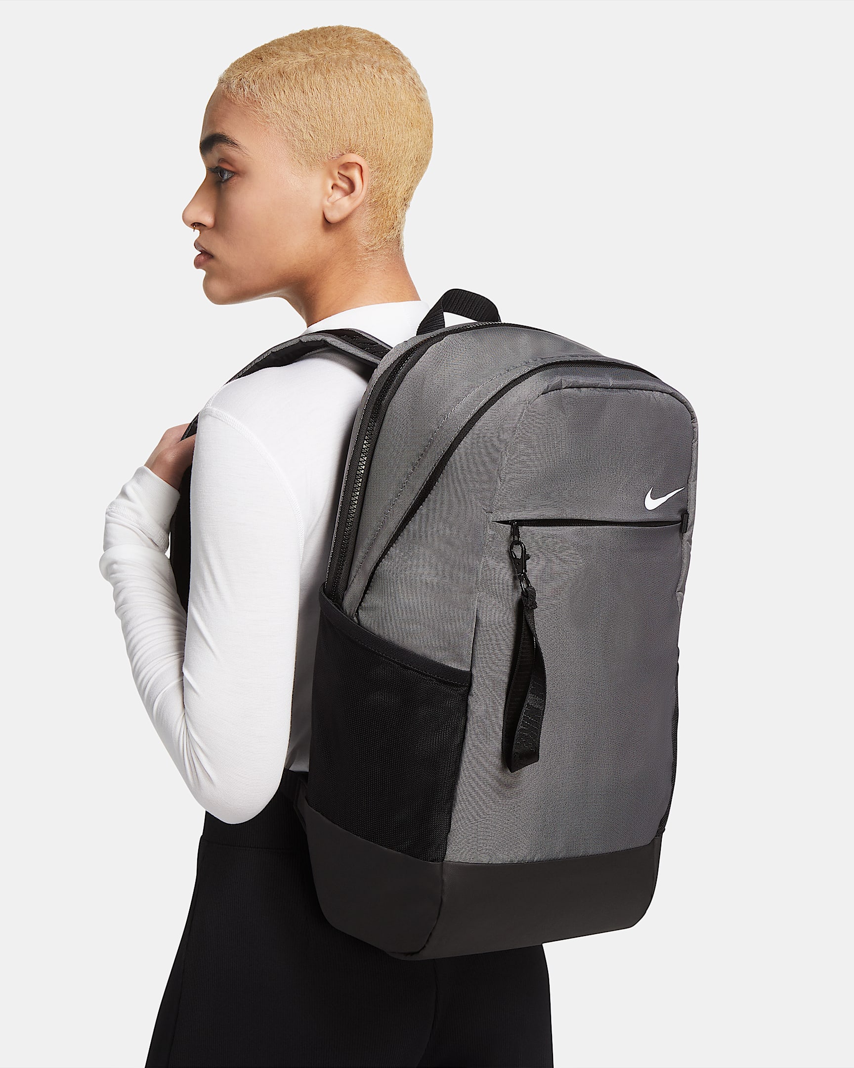 Nike Sportswear Essentials Backpack (21L).