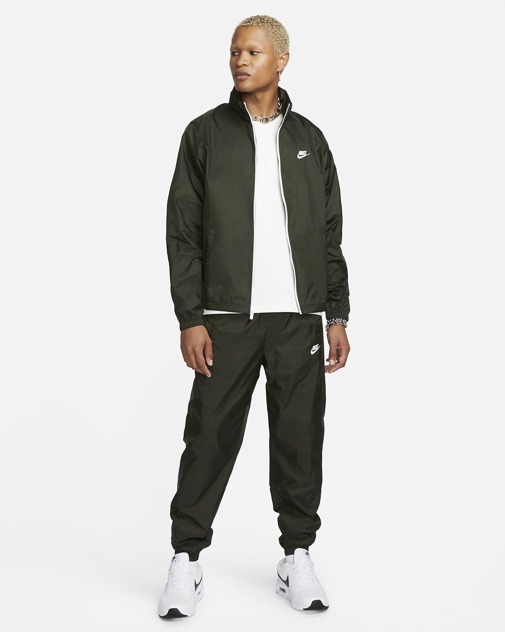 Nike Sportswear Club Men's Lined Woven Tracksuit. Nike BE