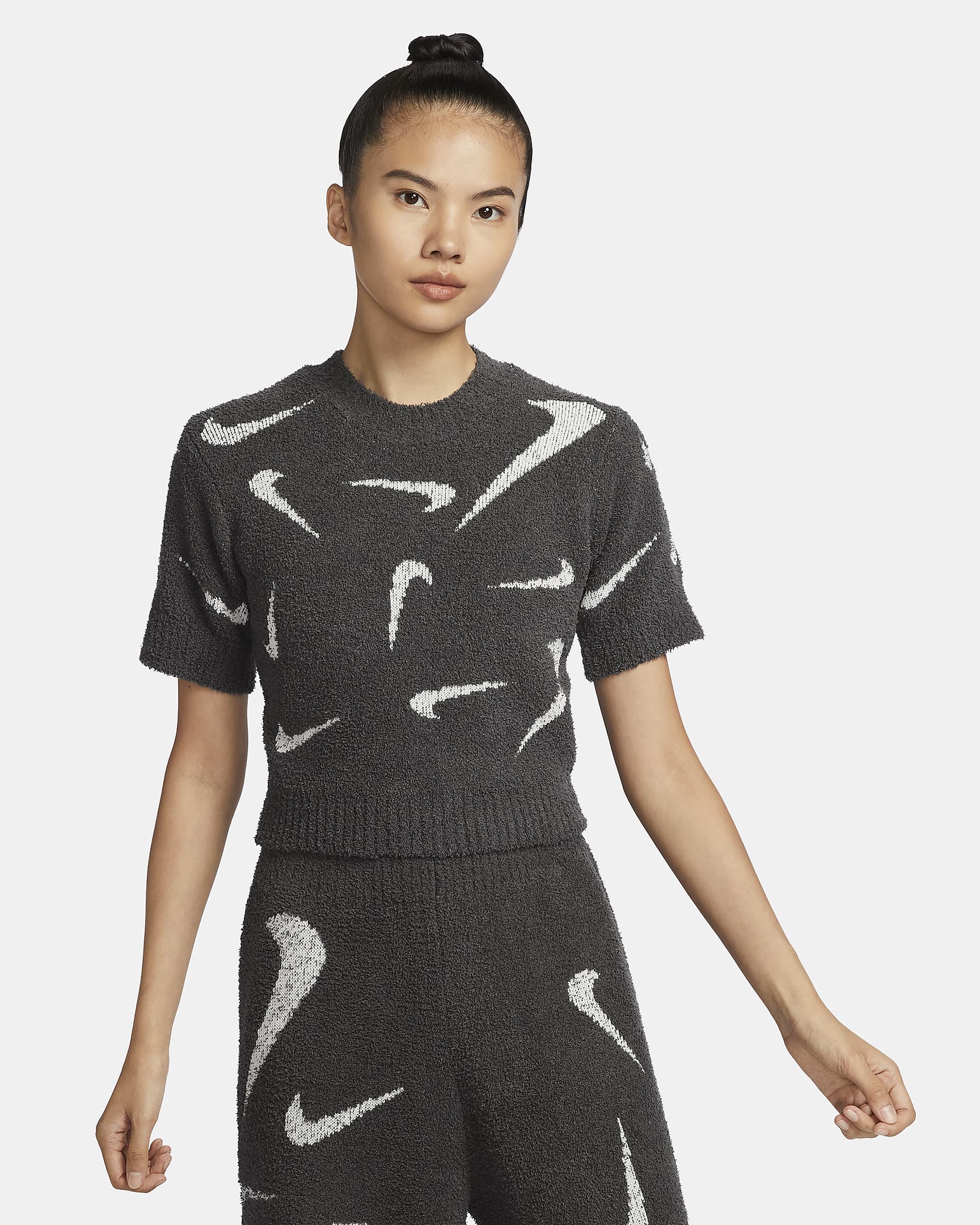 Nike Sportswear Phoenix Cosy Bouclé Women's Slim Cropped Knit Short ...