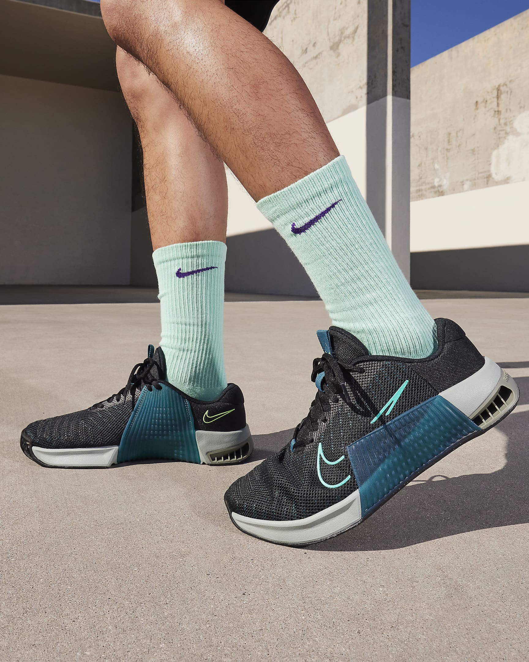 Tenis de entrenamiento para hombre Nike Metcon 9 - Negro/Jade transparente/Verde mica/Azul verdoso geoda