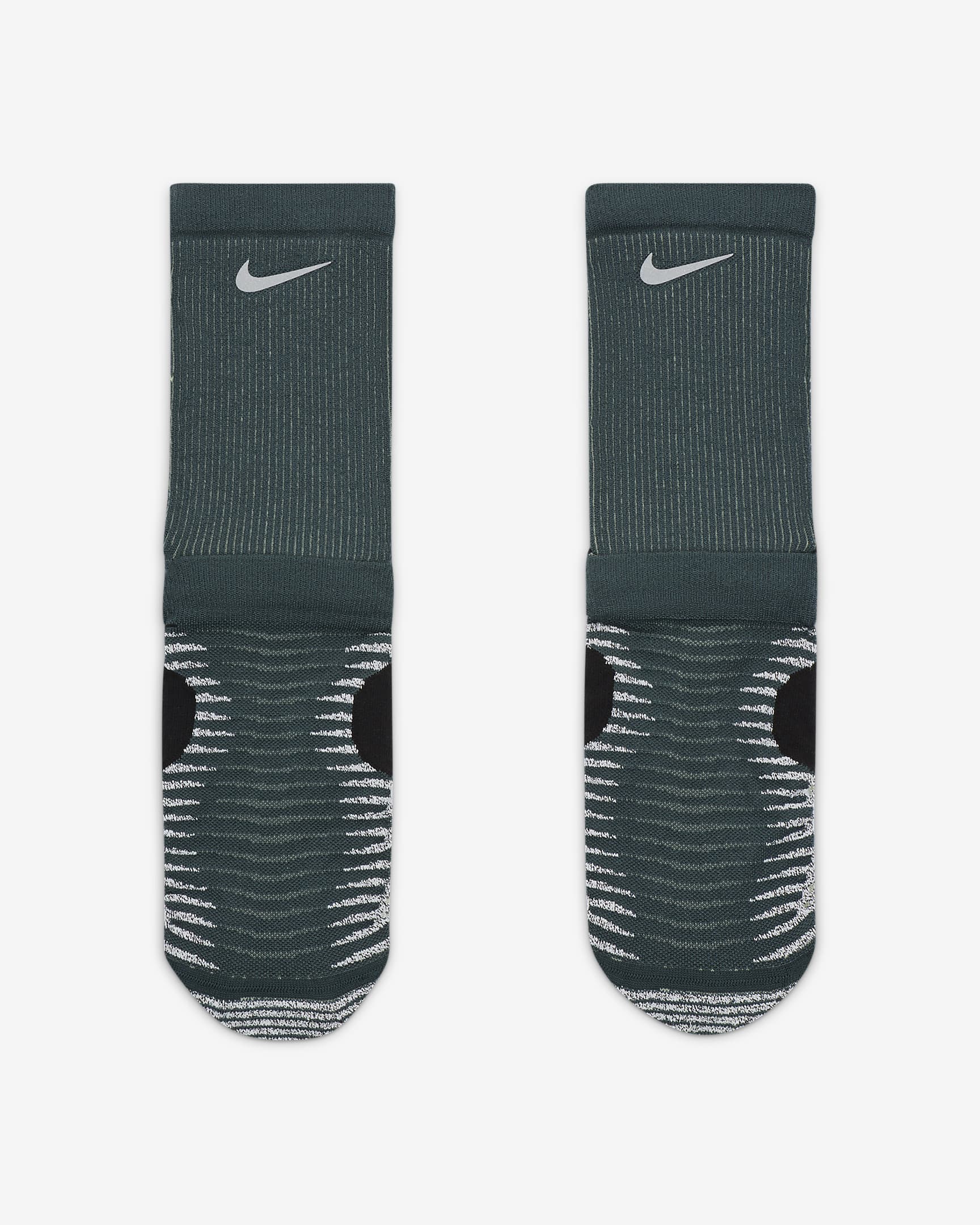 Nike Dri-FIT Trail-Running Crew Socks. Nike PT