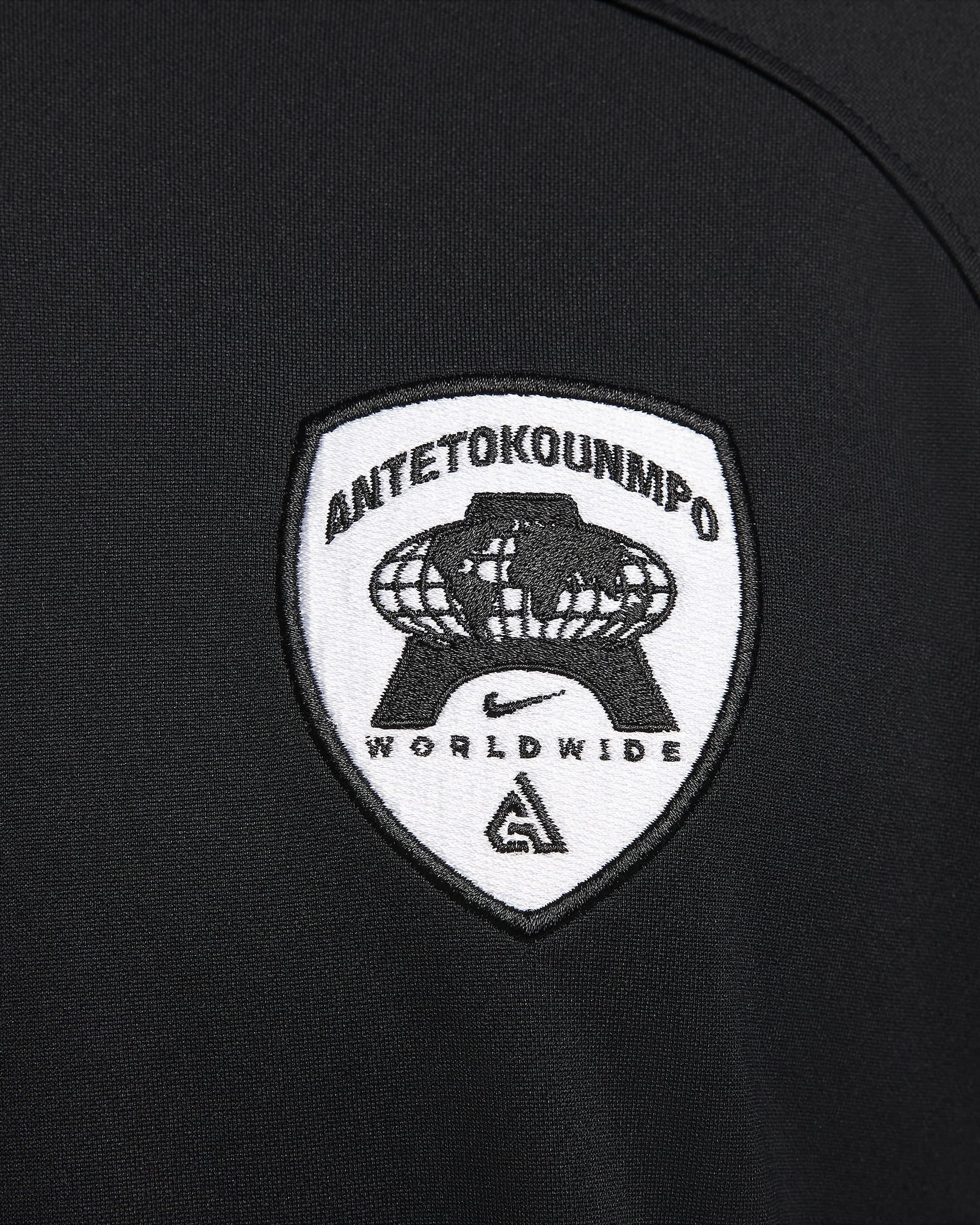 Giannis Men's DriFIT LongSleeve Basketball Top. Nike UK