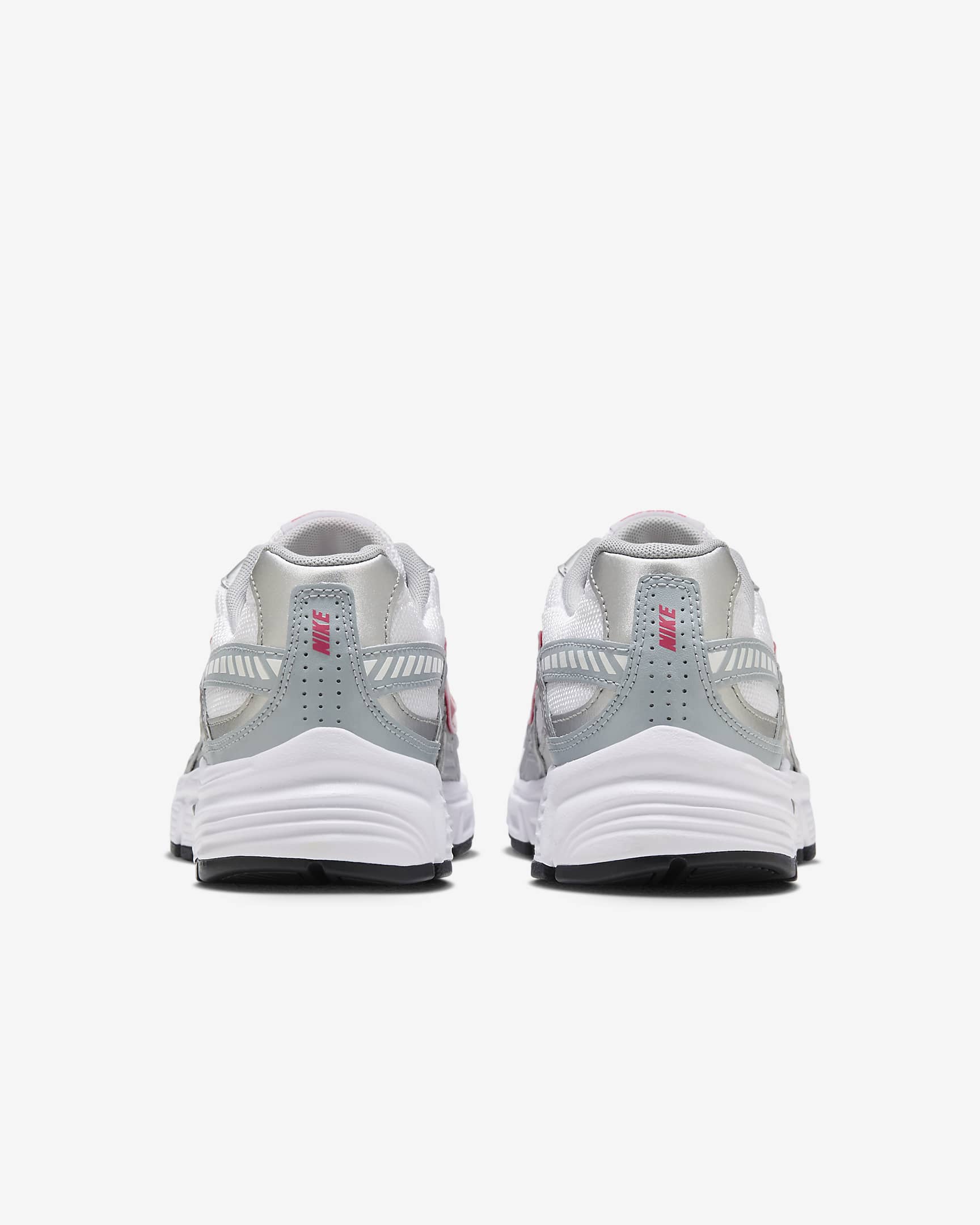 Chaussure Nike Initiator pour femme - Blanc/Metallic Silver/Mist Blue/Cherry
