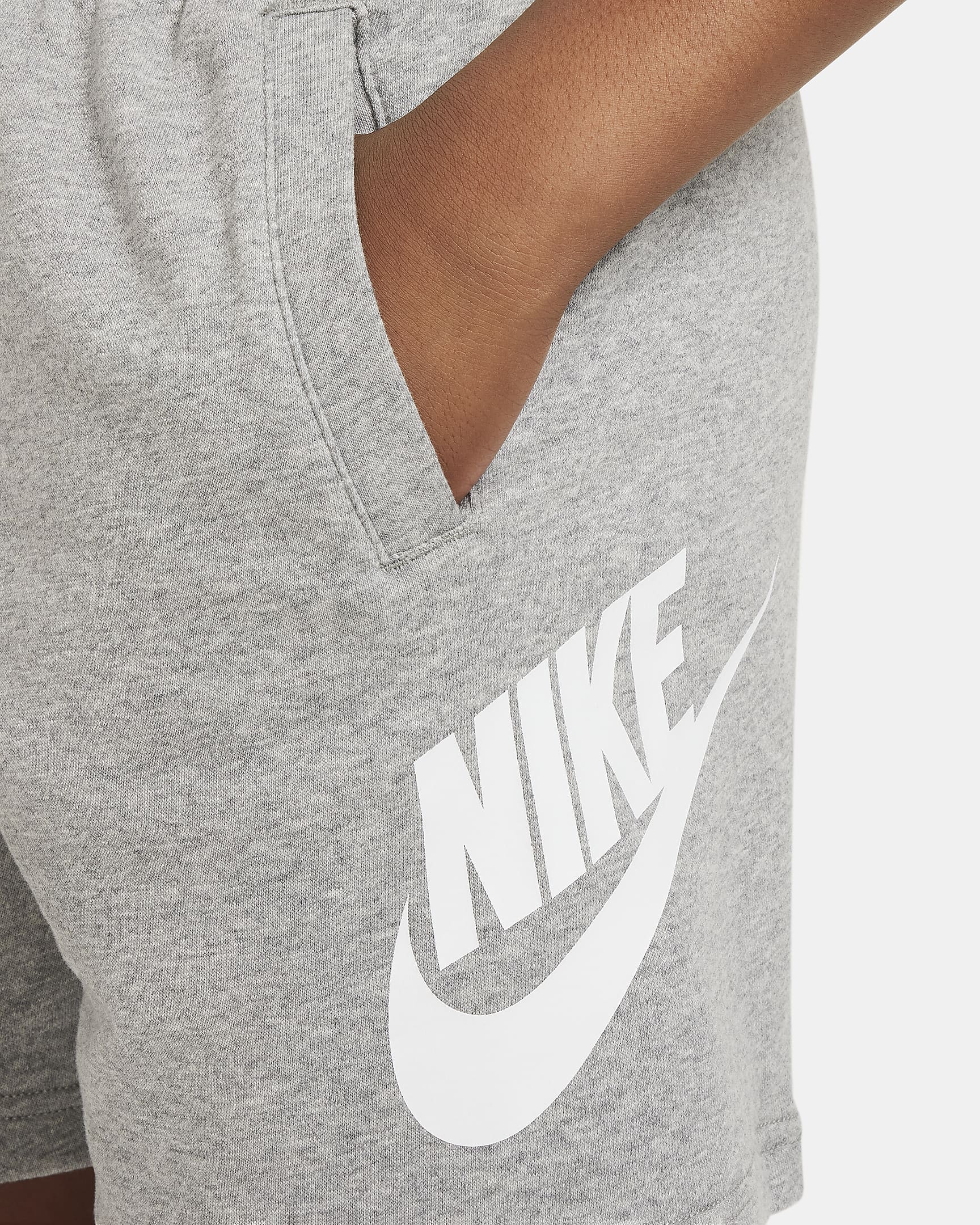 Spodenki z dzianiny dresowej dla dużych dzieci Nike Sportswear Club Fleece (szerszy rozmiar) - Dark Grey Heather/Base Grey/Biel