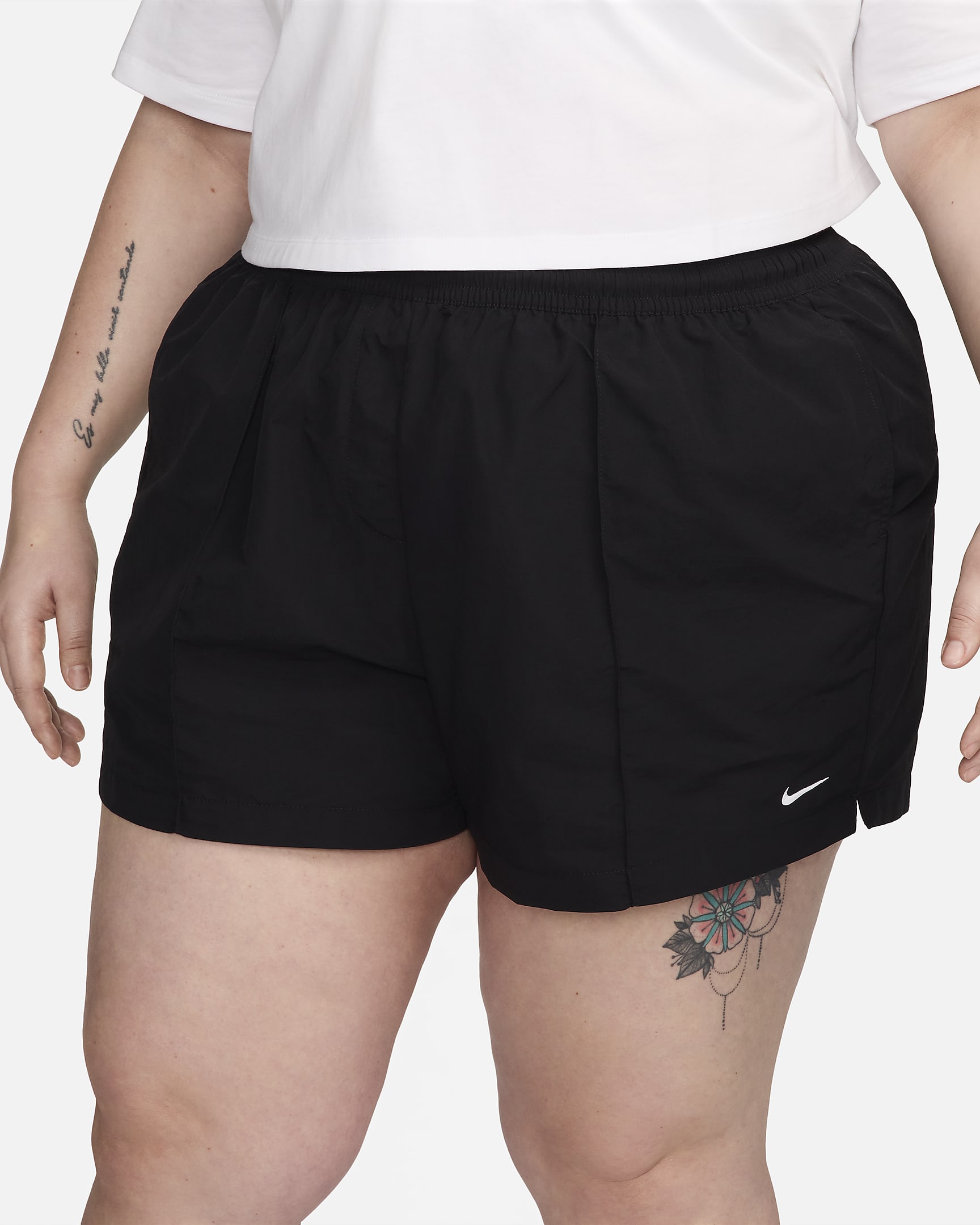 Nike Sportswear Everything Wovens Women's Mid-Rise 5" Shorts (Plus Size) - Black/White