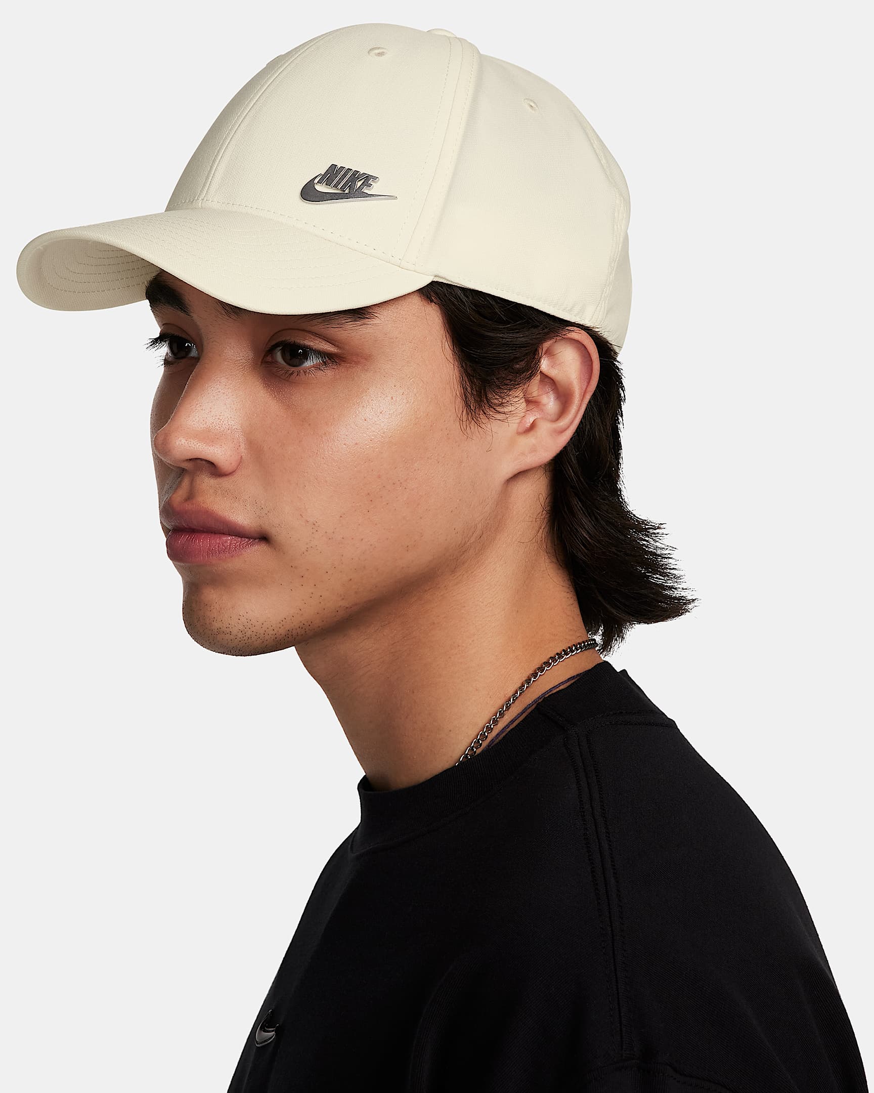 Nike Dri-FIT Club Structured Metal Logo Cap