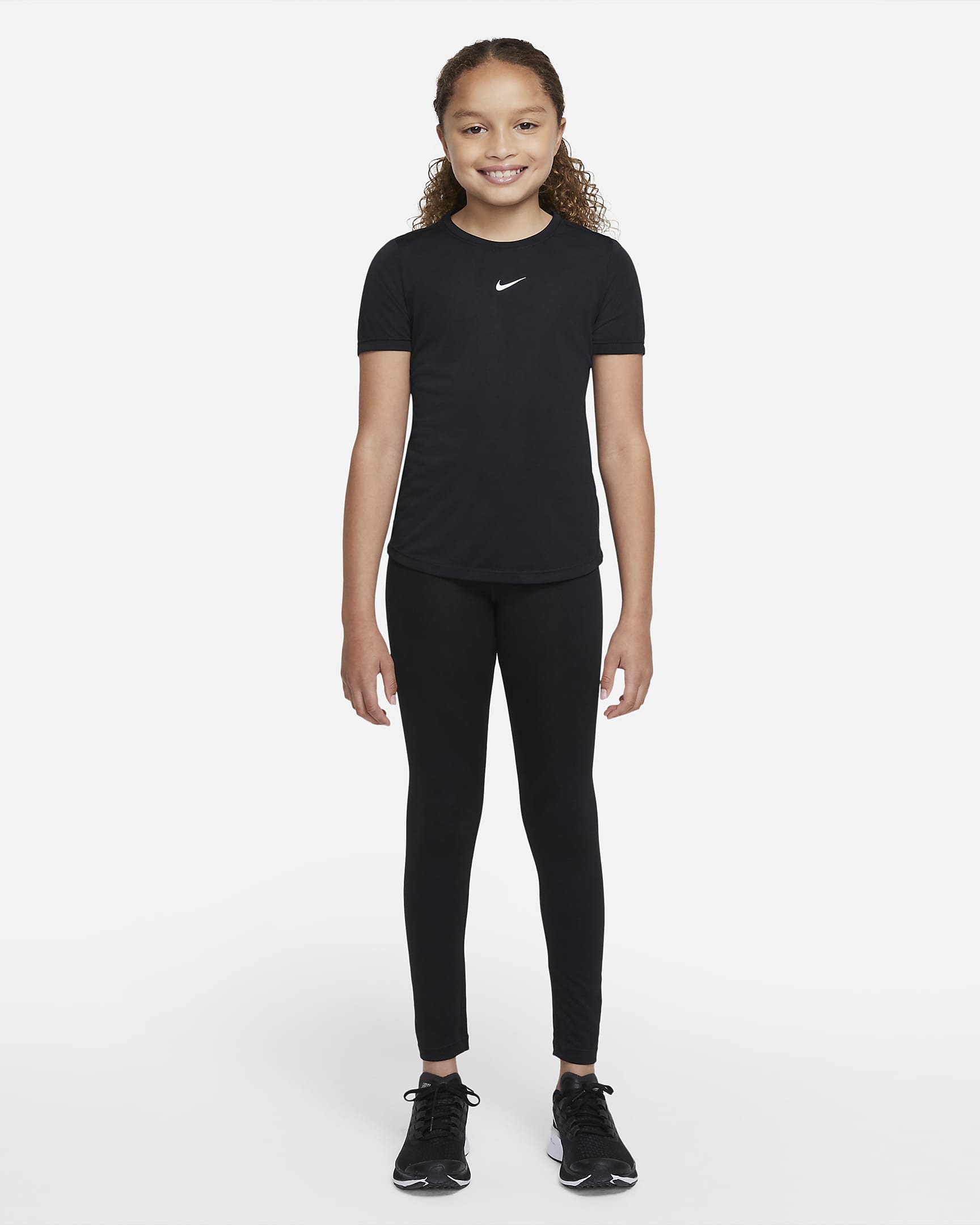 Nike One Older Kids' (Girls') Short-Sleeve Top. Nike UK
