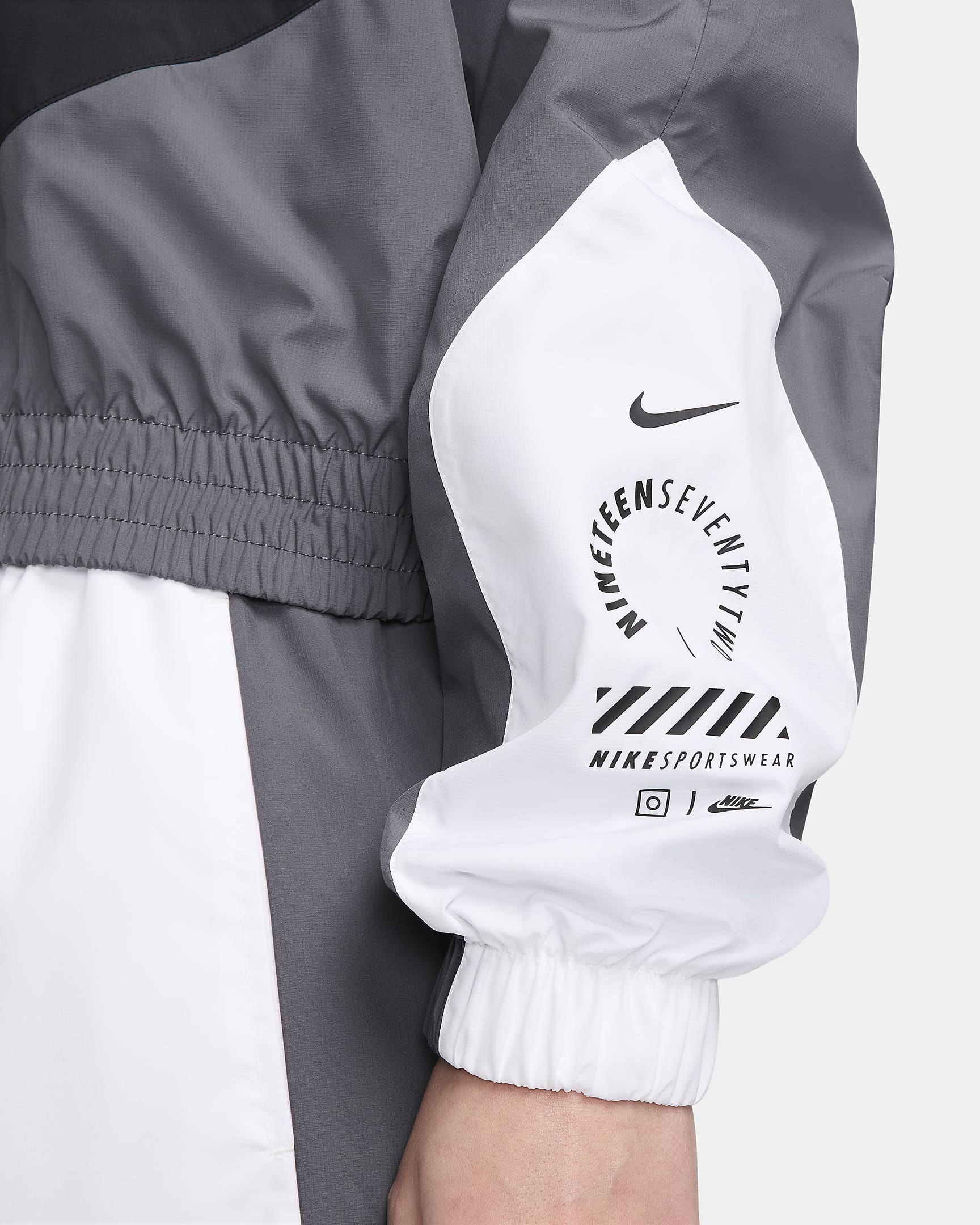 Veste tissée Nike Sportswear pour Femme - Iron Grey/Light Pumice/Blanc