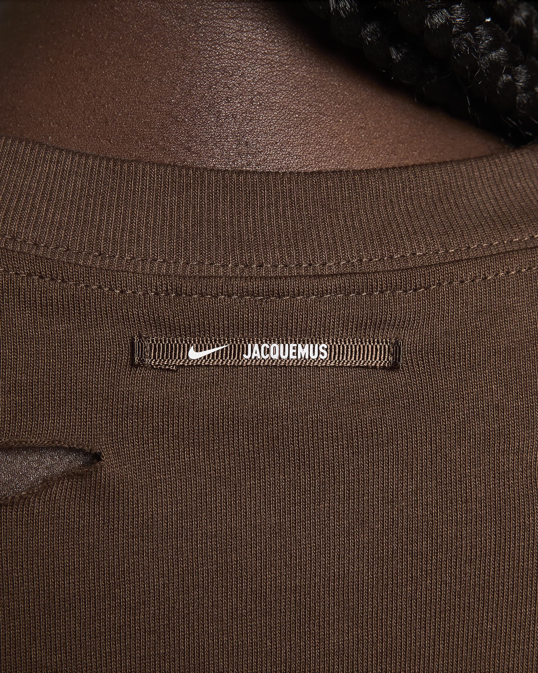 Tričko Nike x Jacquemus s logem Swoosh - Cacao Wow