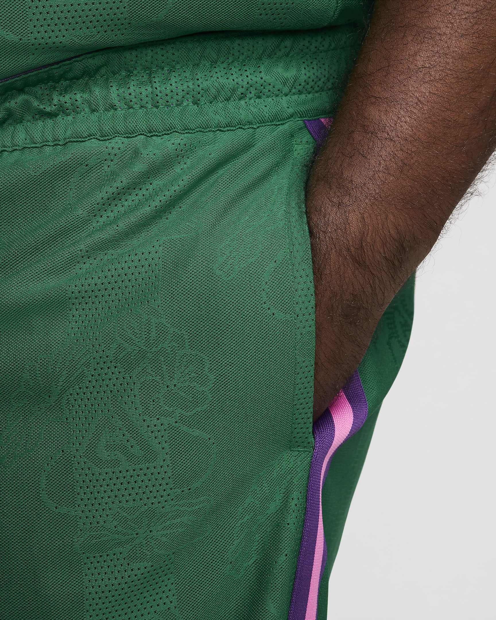 Giannis Pantalón corto de baloncesto de 15 cm Dri-FIT DNA - Hombre - Malachite/Purple Cosmos/Playful Pink