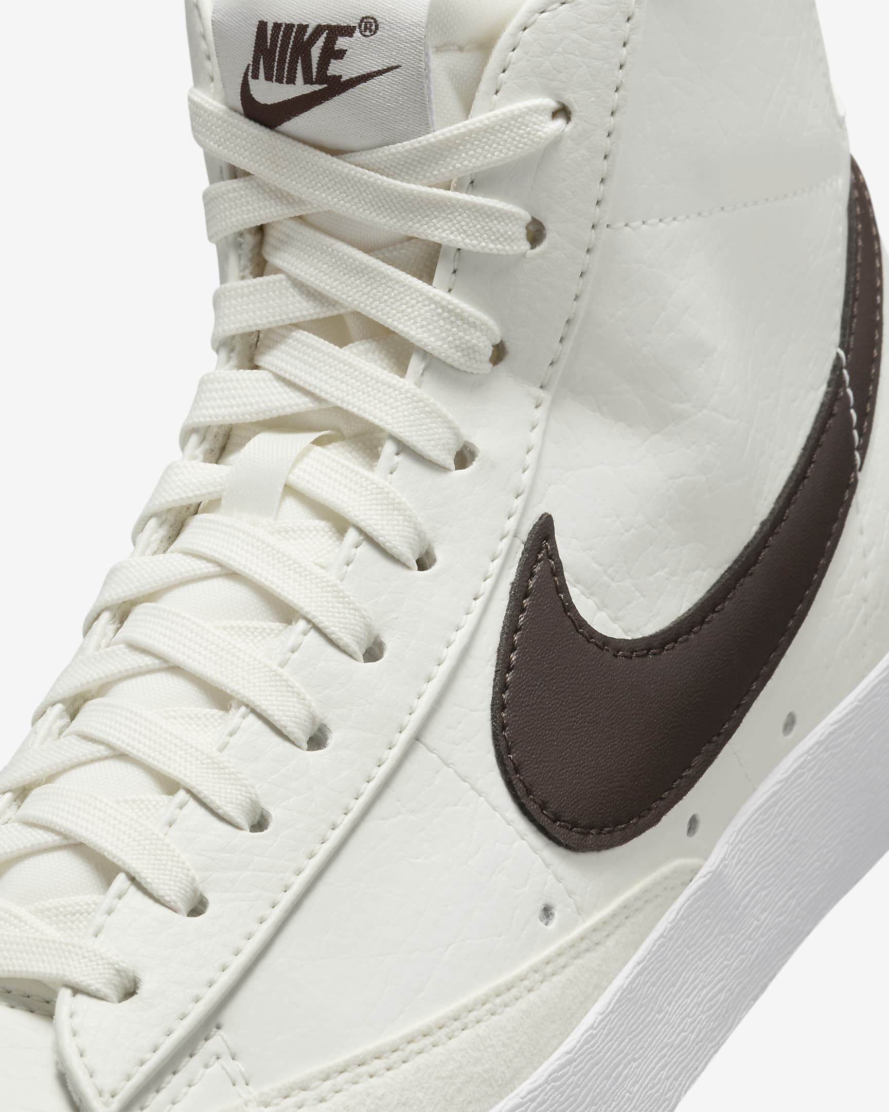 Nike Blazer Mid '77 Women's Shoes - Sail/White/Baroque Brown