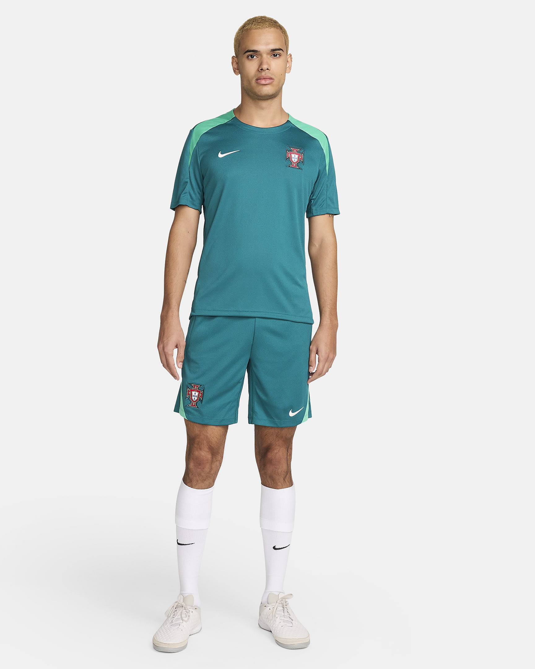 Portugal Strike Men's Nike Dri-FIT Football Knit Shorts. Nike UK