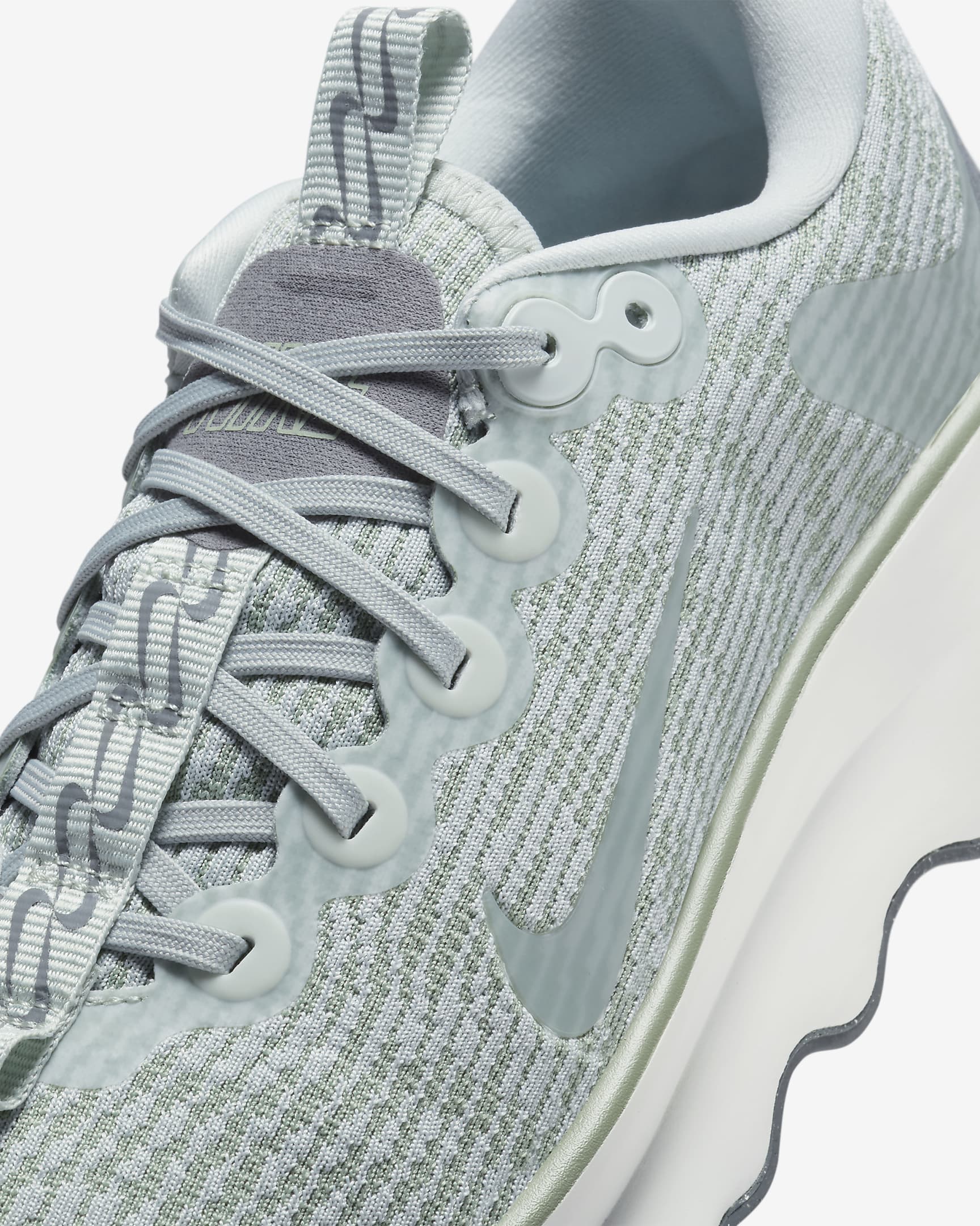 Nike Motiva Sabatilles de caminar - Dona - Platejat clar/Jade Horizon/Smoke Grey/Platejat metal·litzat