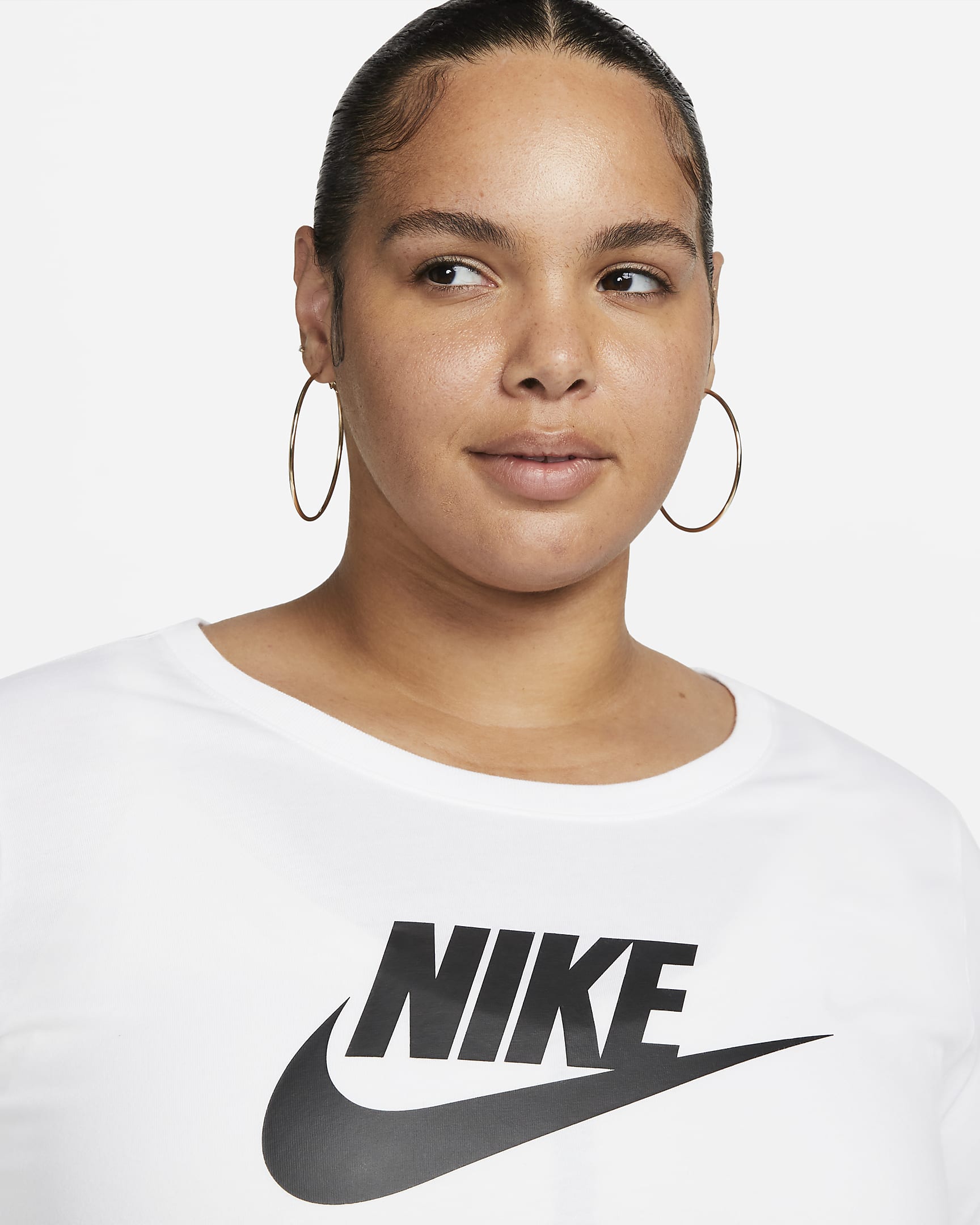 Teeshirt à logo Nike Sportswear Essentials pour femme (grande taille). Nike FR
