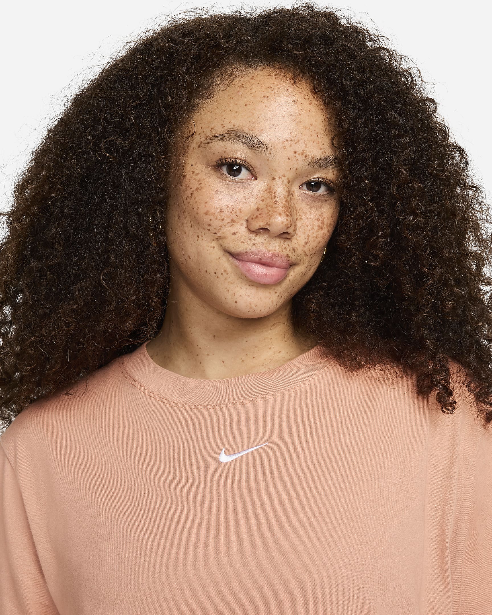 Playera para mujer Nike Sportswear Essential - Rosa tierra/Blanco