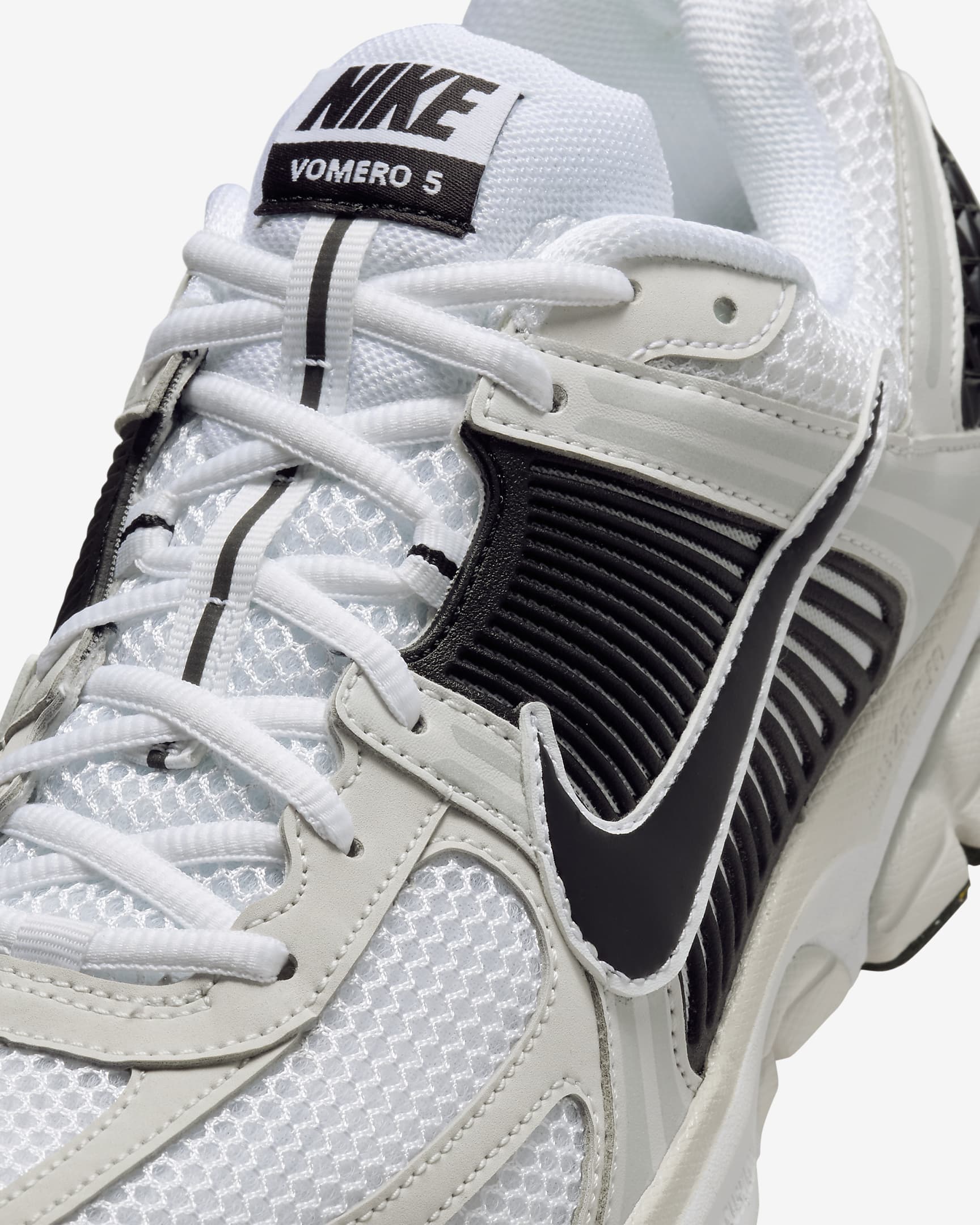 Chaussure Nike Zoom Vomero 5 pour homme - Blanc/Platinum Tint/Metallic Platinum/Noir