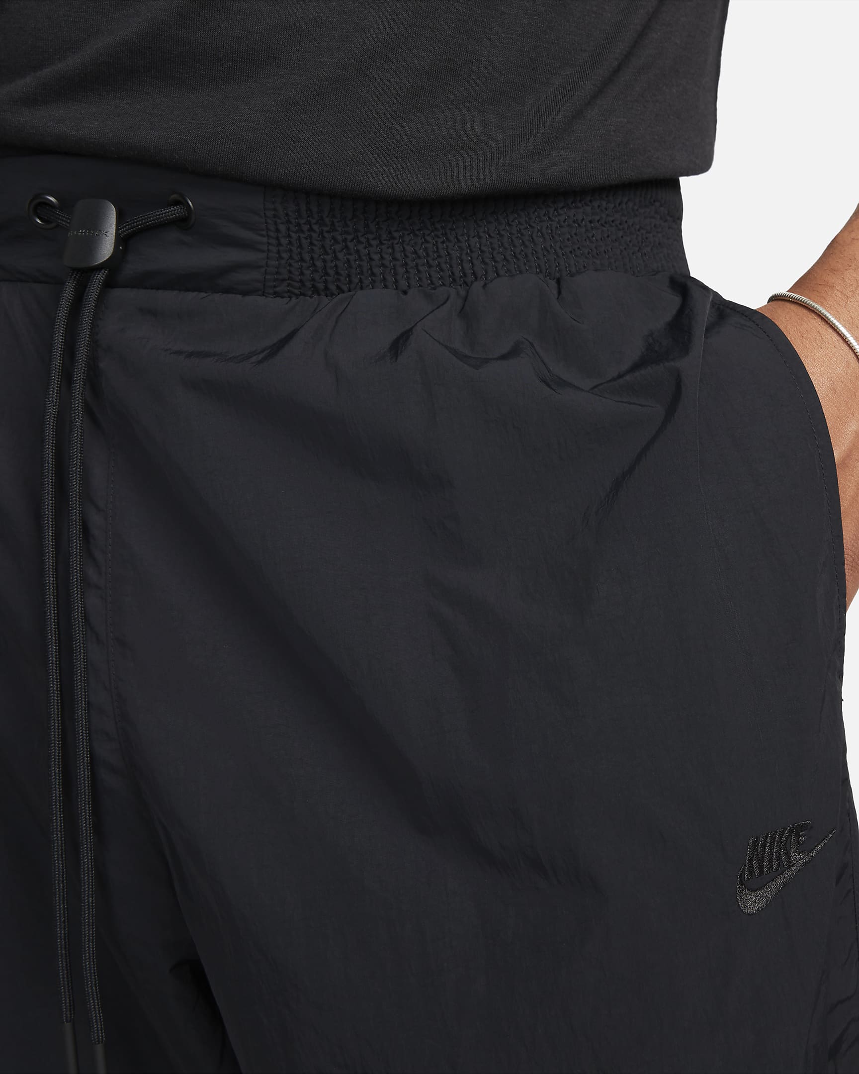 Nike Sportswear Repel Tech Pack Men's Woven Trousers. Nike UK