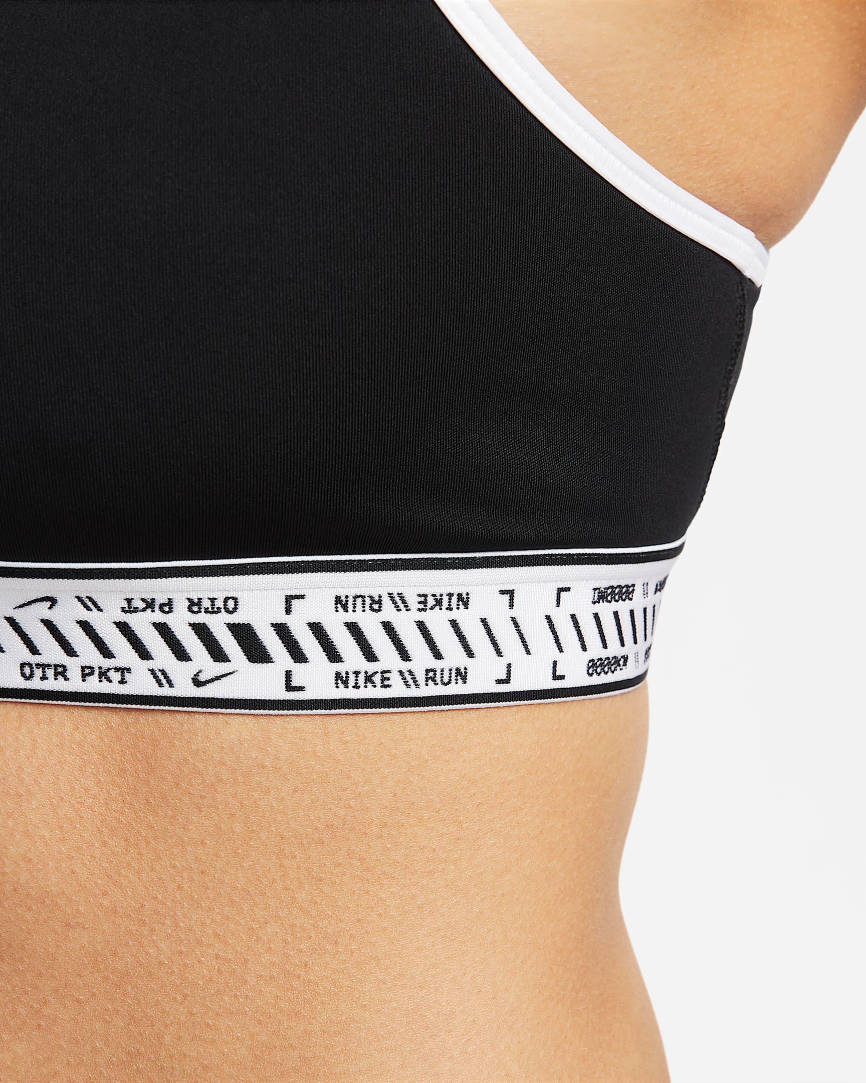 Nike Swoosh On The Run Women's MediumSupport Lightly Lined Sports Bra