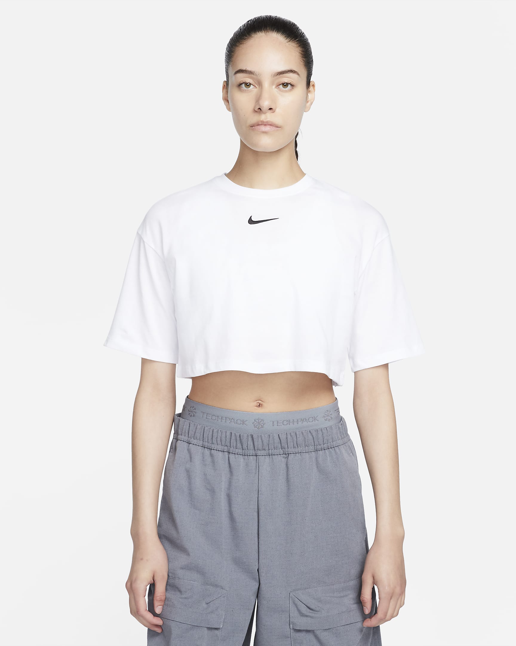 Γυναικείο T-Shirt σε πιο κοντό μήκος Nike Sportswear - Λευκό/Μαύρο