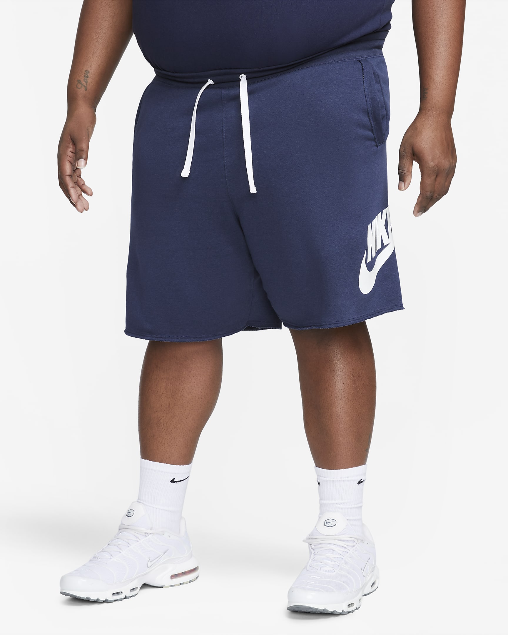 Nike Club Alumni Herrenshorts aus French Terry - Midnight Navy/Weiß/Weiß