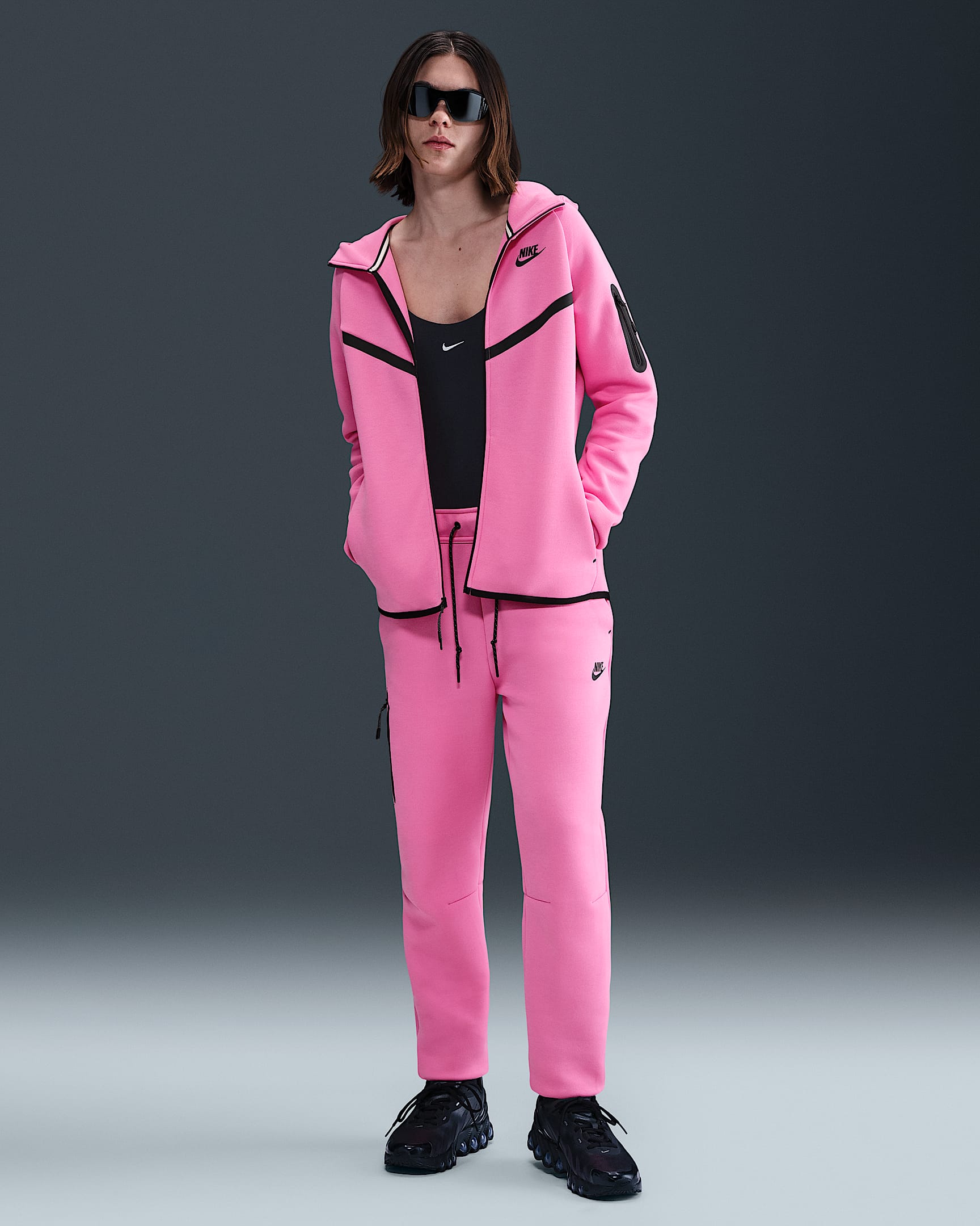 Nike Sportswear Tech Fleece Pantalons jogger de cintura mitjana - Dona - Playful Pink/Negre