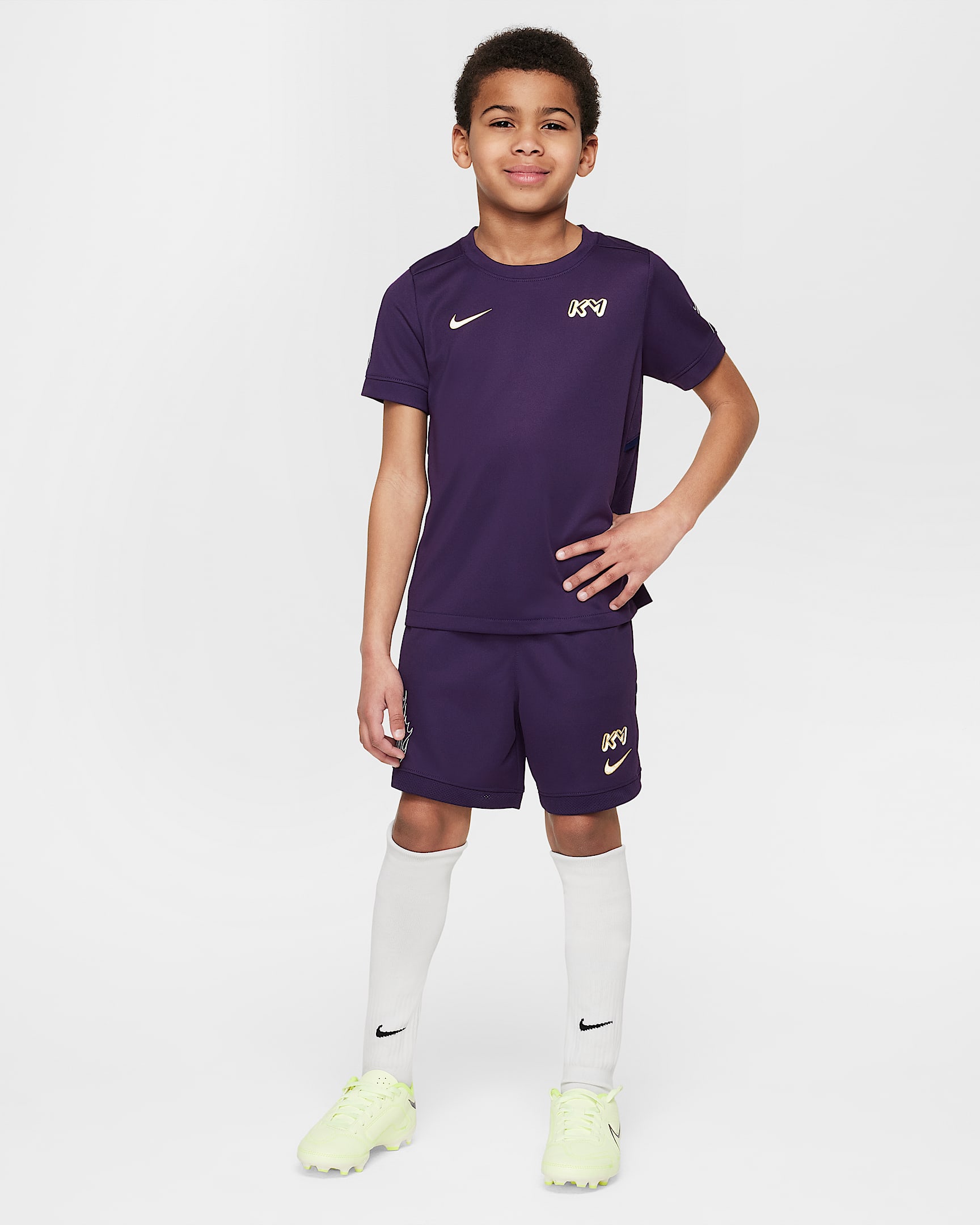 Nike Dri-FIT Kylian Mbappé Conjunto de camiseta de manga corta y pantalón corto ACD25 - Niño/a pequeño/a - Grand Purple