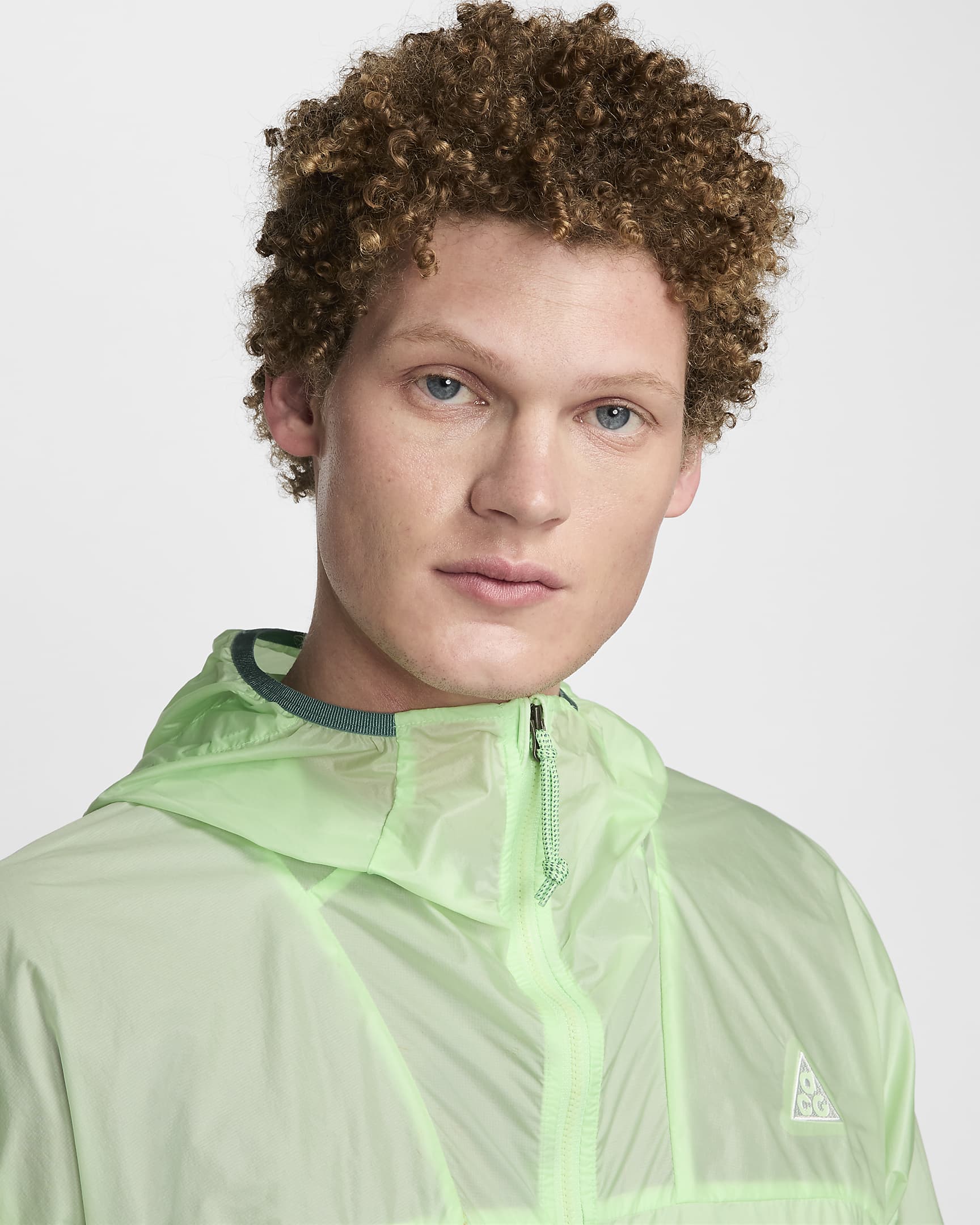 Casaco resistente ao vento Nike ACG "Cinder Cone" para homem - Verde Vapor/Bicoastal/Branco Summit